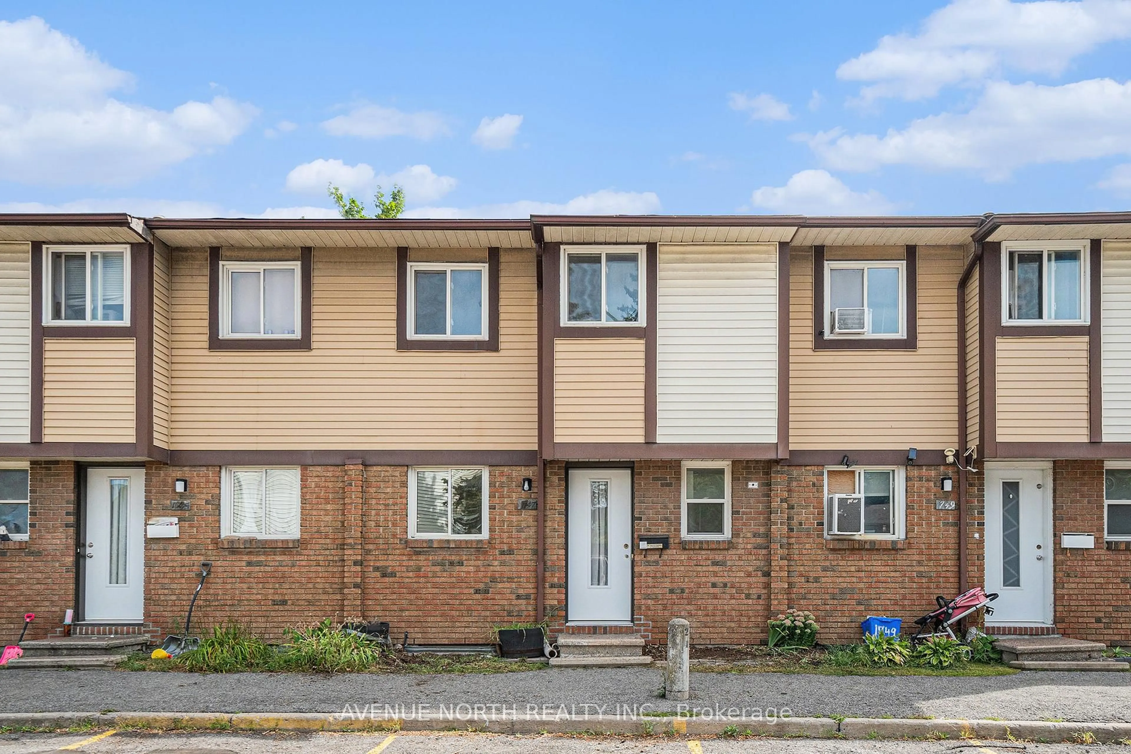 Home with brick exterior material, street for 1747 Dondale St, St, Ottawa Ontario K1B 5H7