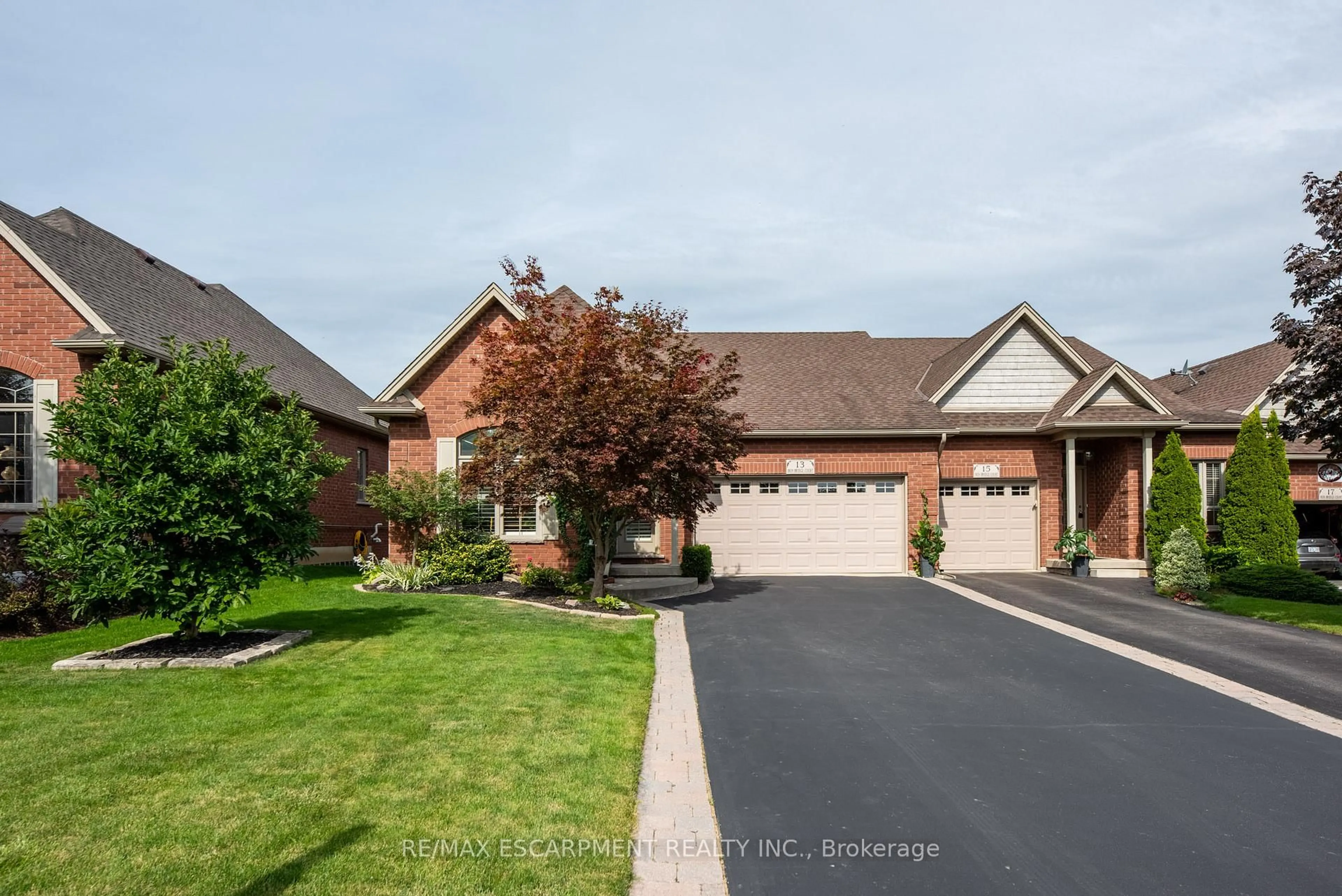 A pic from outside/outdoor area/front of a property/back of a property/a pic from drone, street for 13 Iron Bridge Crt, Haldimand Ontario N3W 0A4