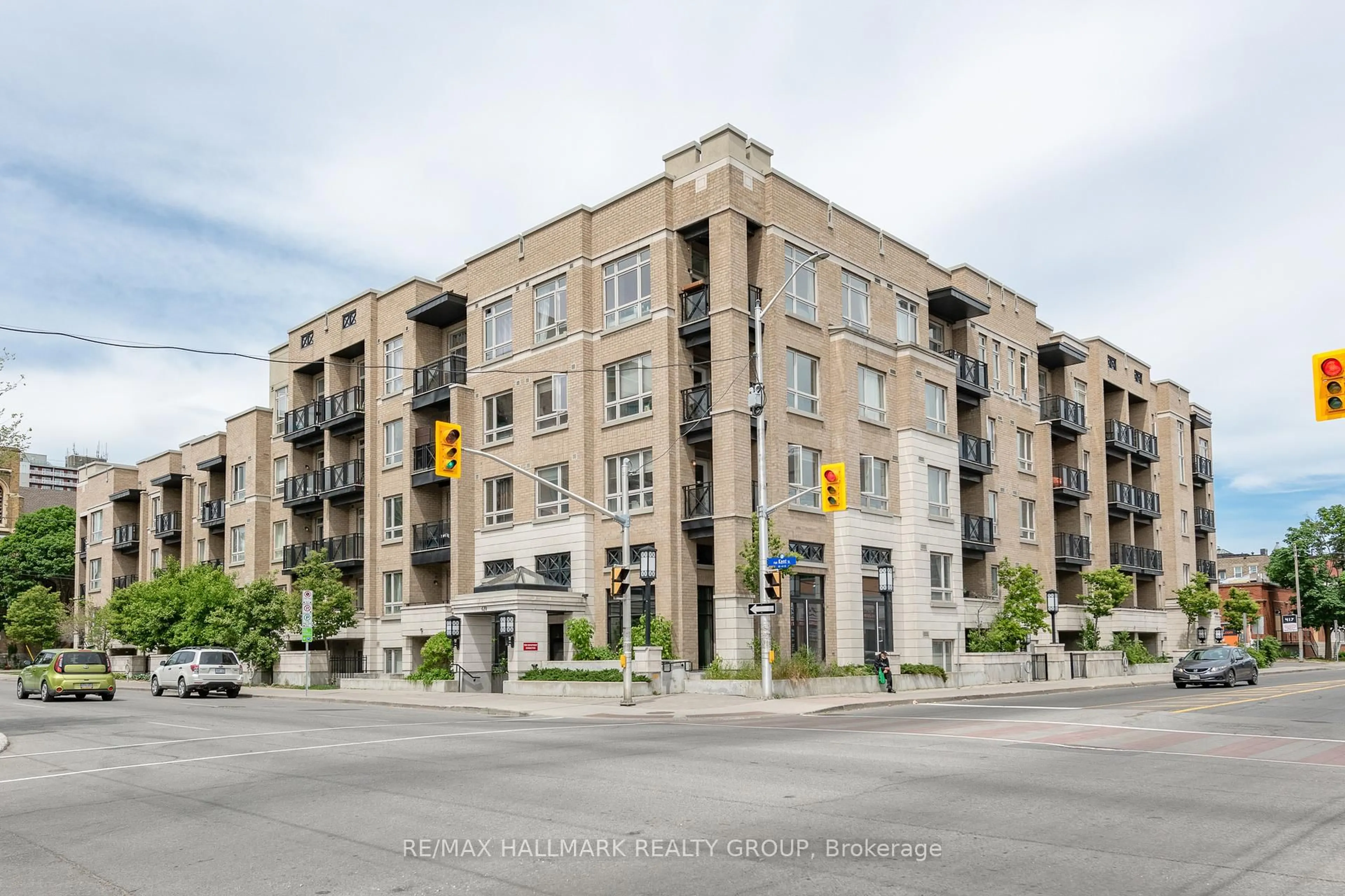 Unknown for 429 Kent St #103, Ottawa Ontario K2P 1B5