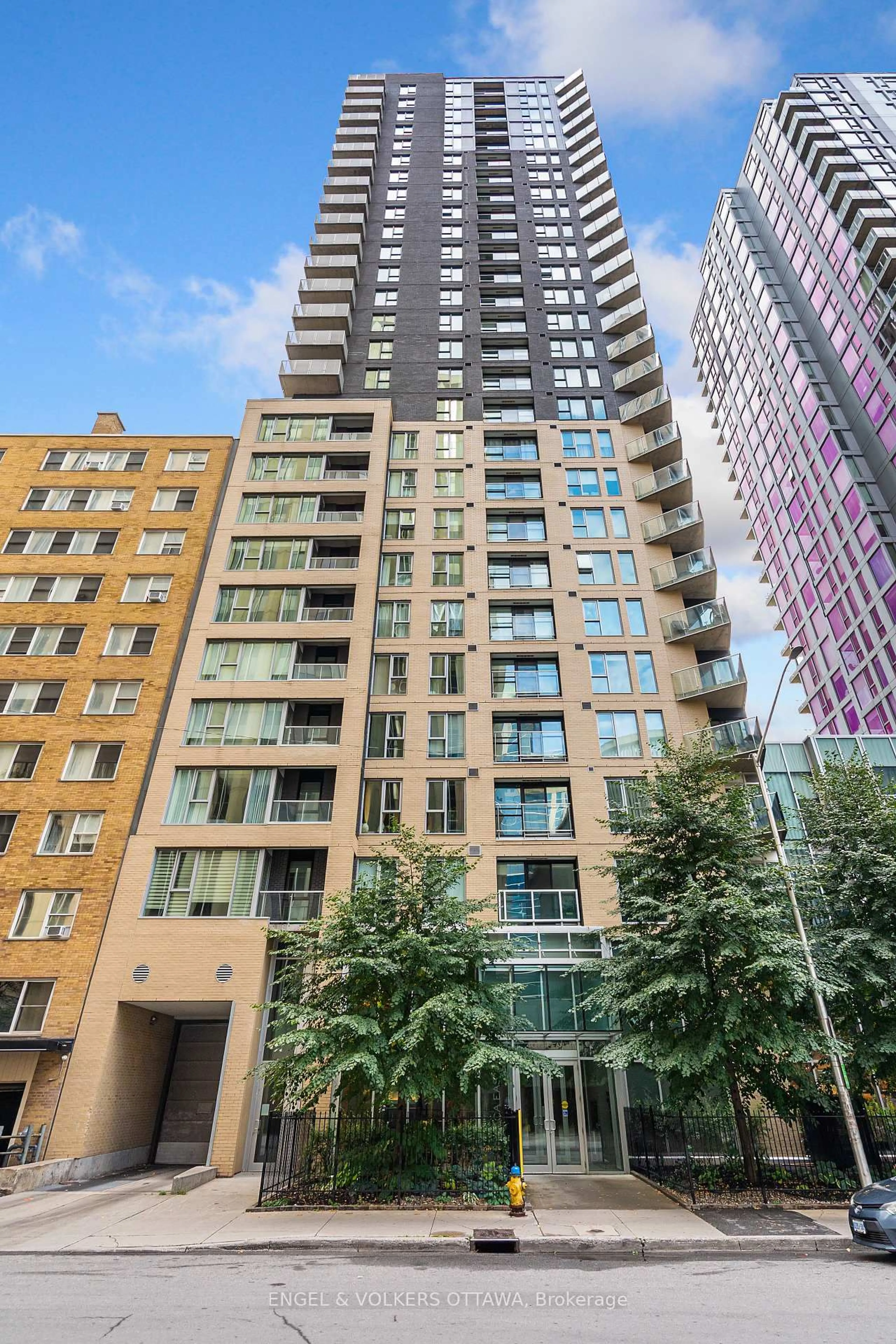 Unknown for 40 Nepean St #907, Ottawa Ontario K2P 0X5