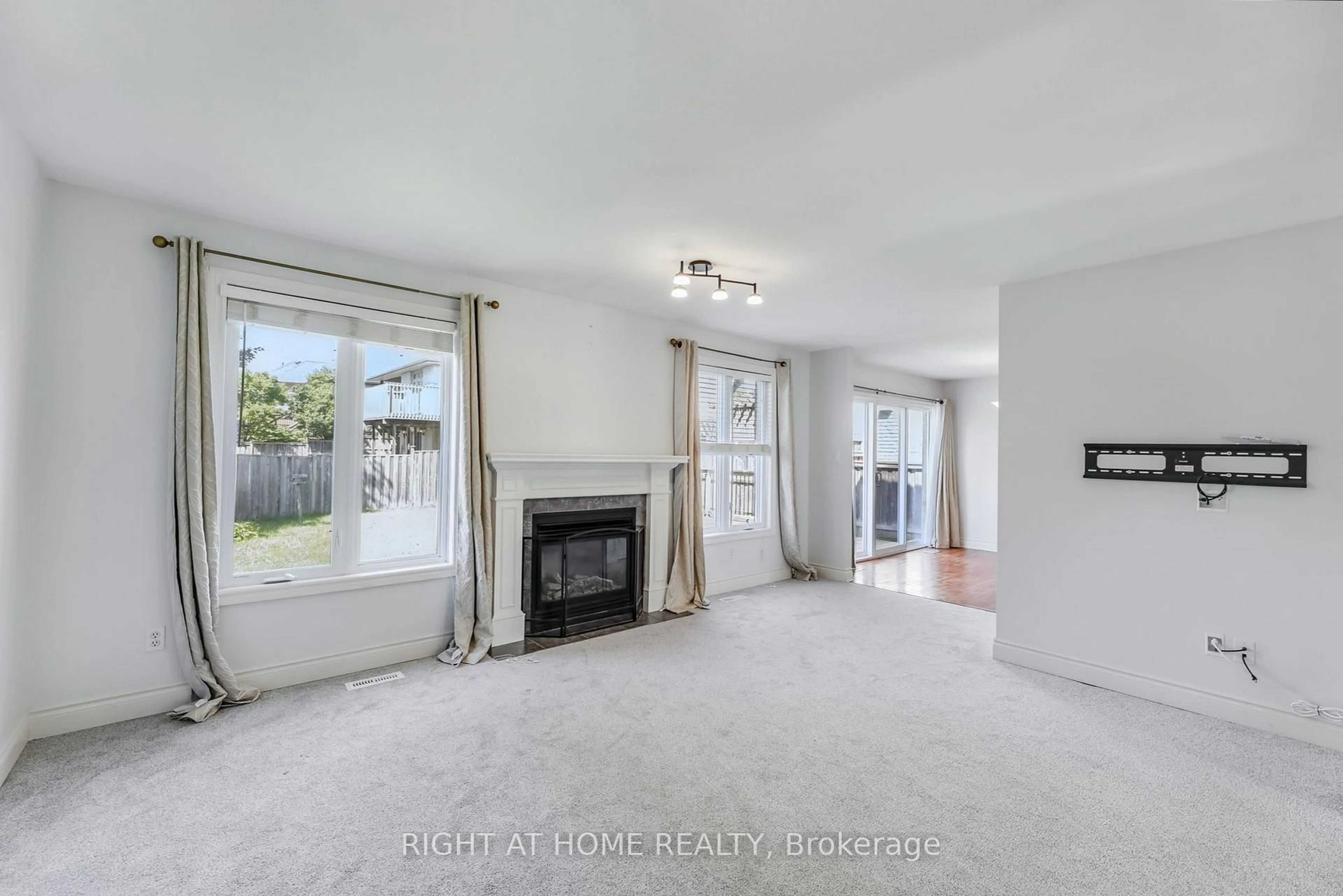 A pic of a room for 1578 Birchwood Dr, London South Ontario N6K 4X3