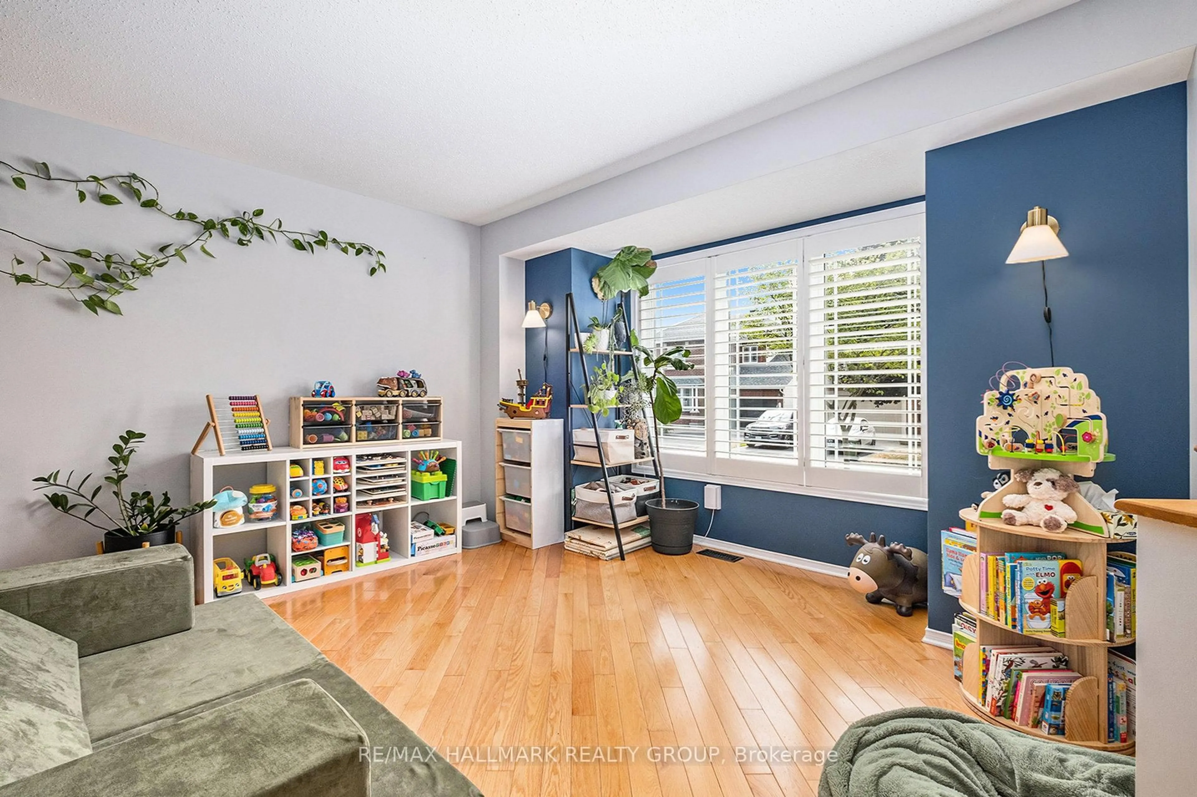 A pic of a room for 182 Willow Creek Circ, Ottawa Ontario K2G 7B1
