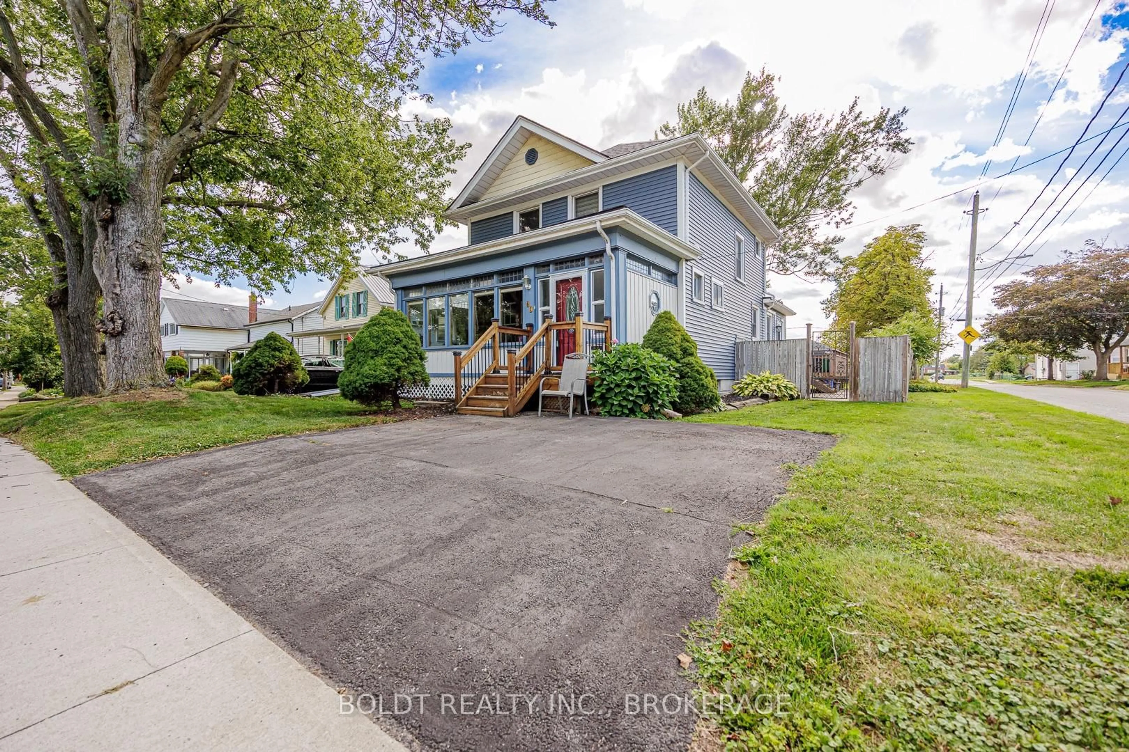 Unknown for 61 WELLAND St, Thorold Ontario L2V 2B7