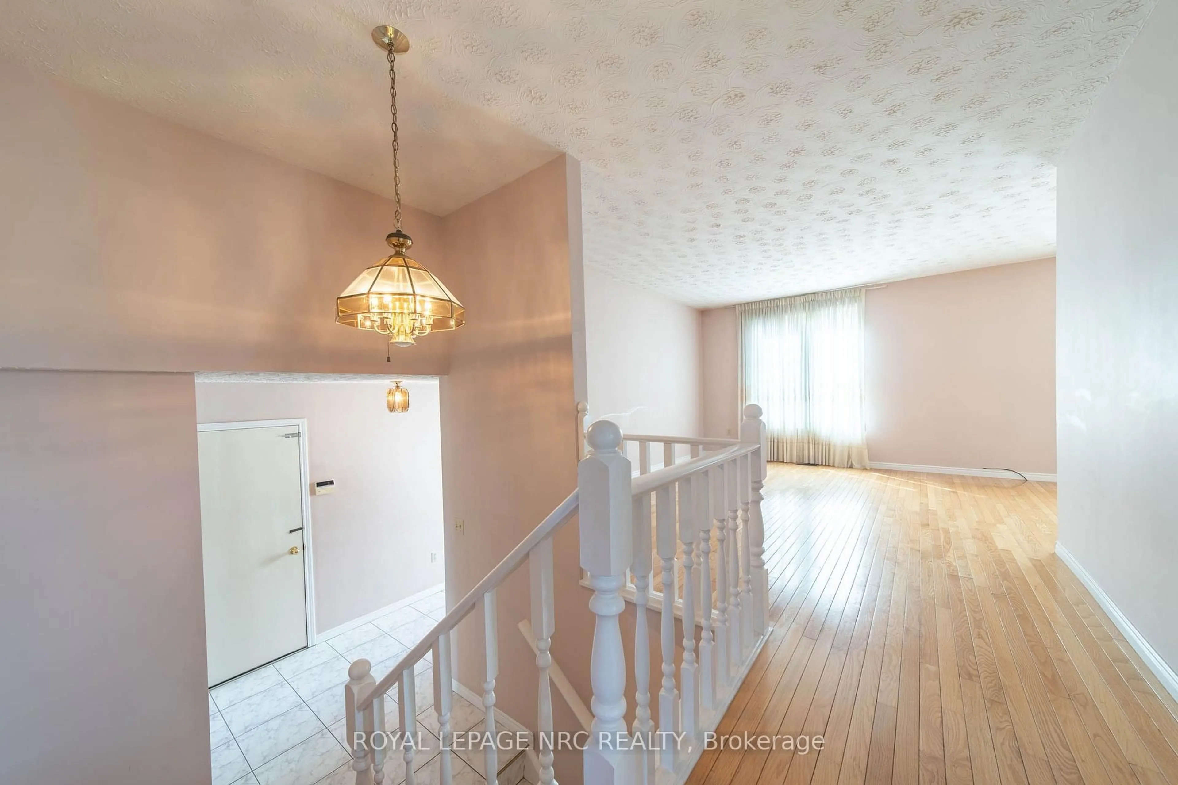Unknown for 6399 Riall St, Niagara Falls Ontario L2J 1Z4