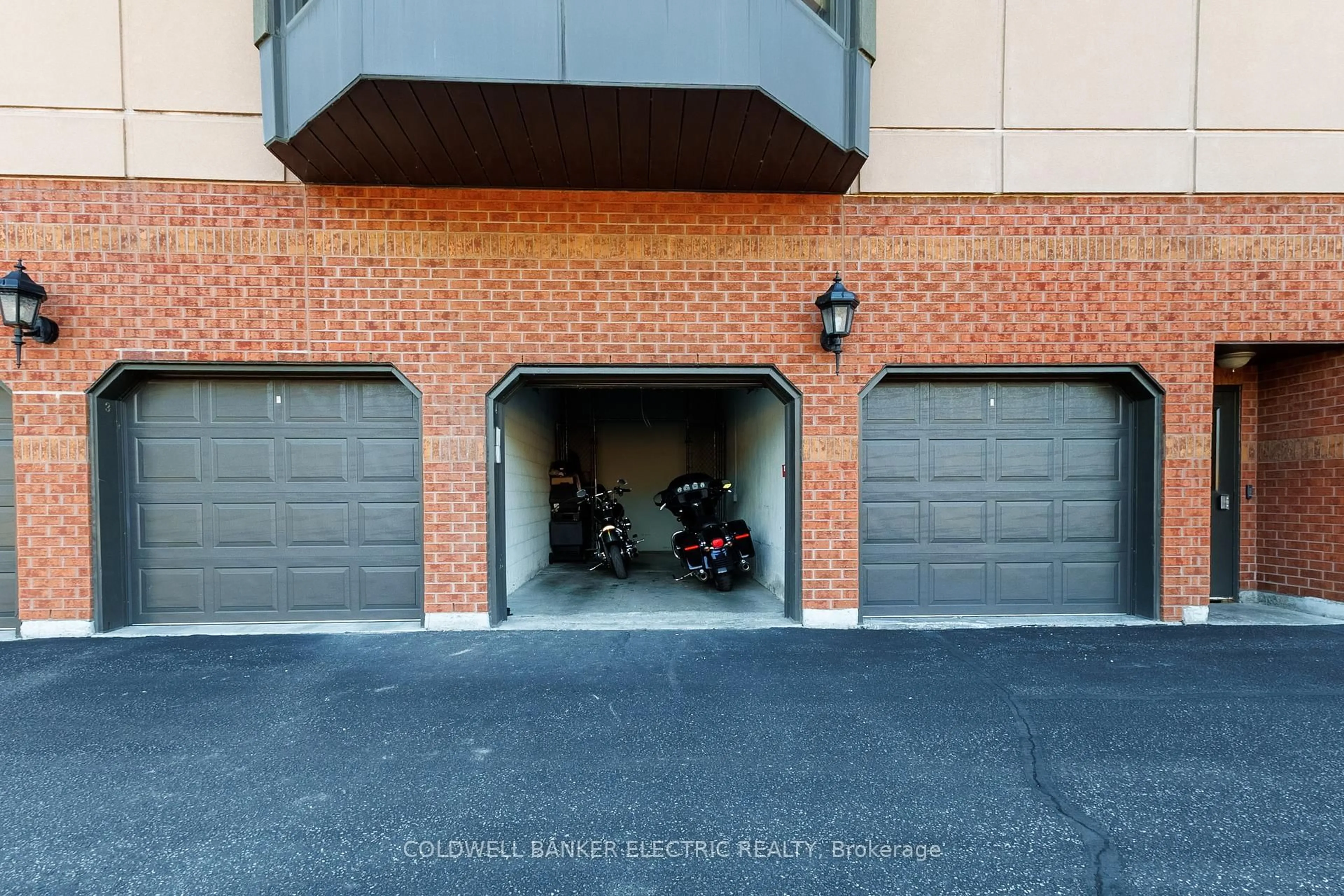 Indoor garage for 1 Queen St #404, Cobourg Ontario K9A 1M8