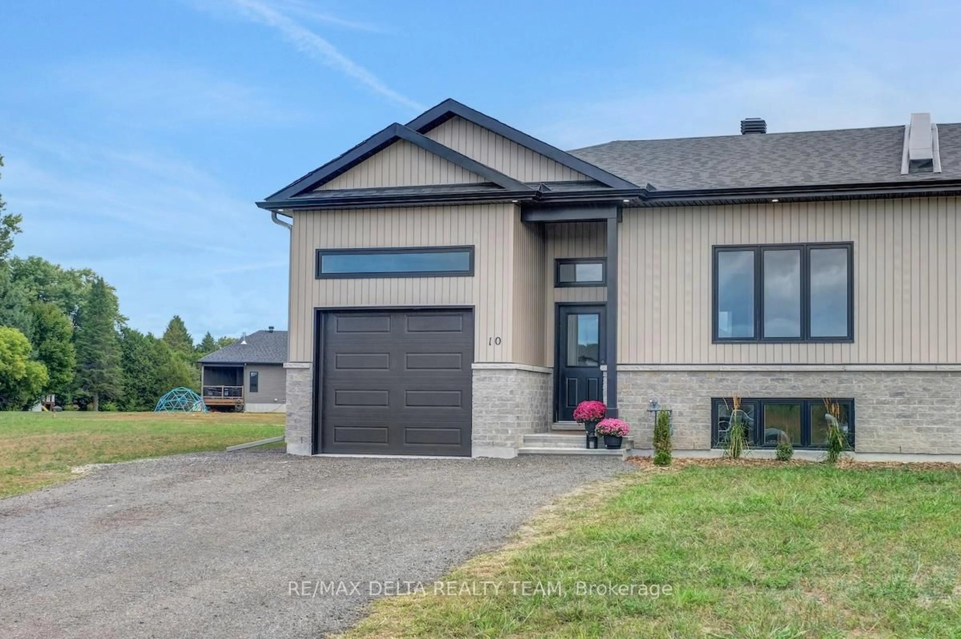 Home with brick exterior material, street for 10 Vicky Crt, Clarence-Rockland Ontario K0A 2A0
