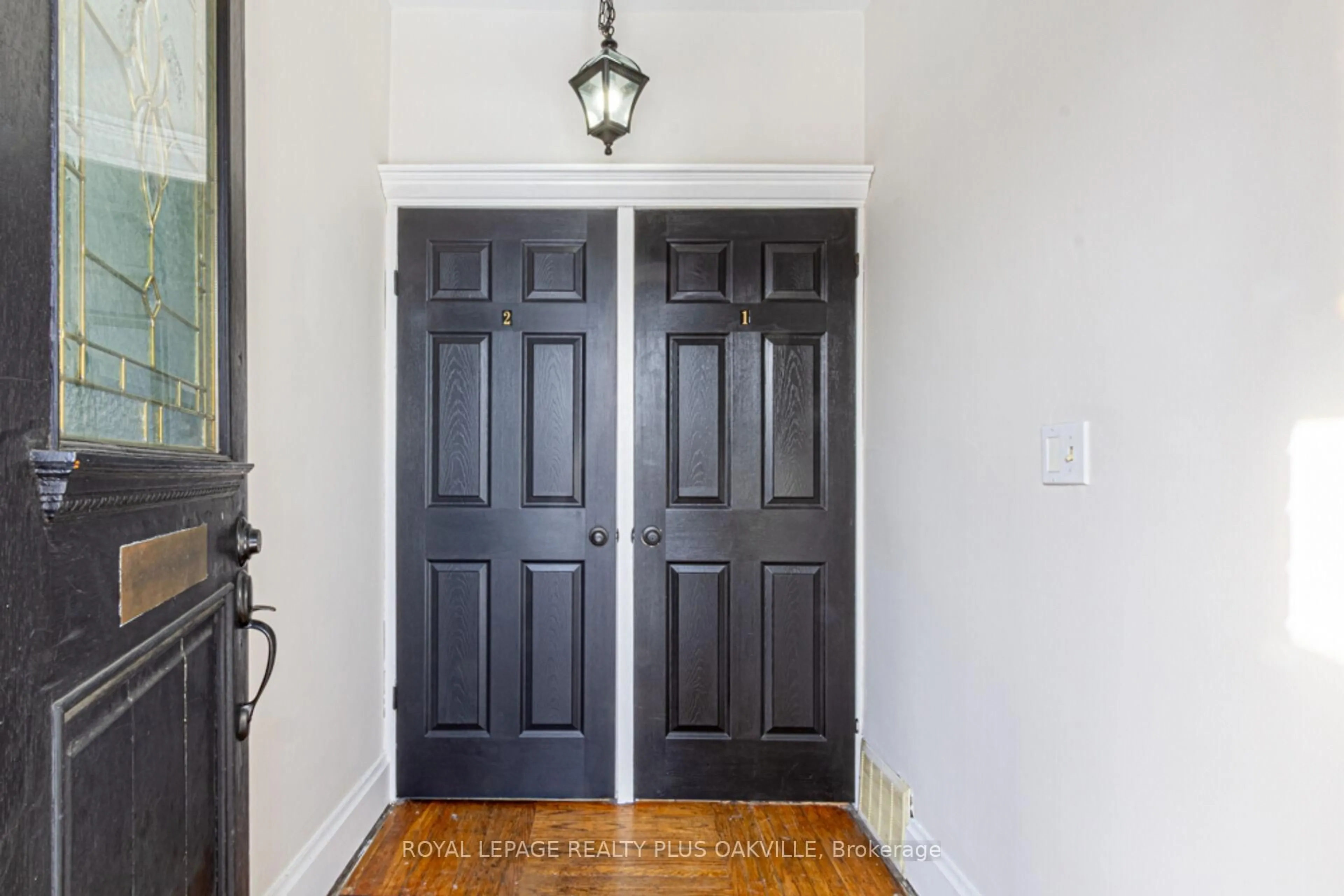 Indoor entryway for 58 Lorne Ave, Hamilton Ontario L8M 2X8