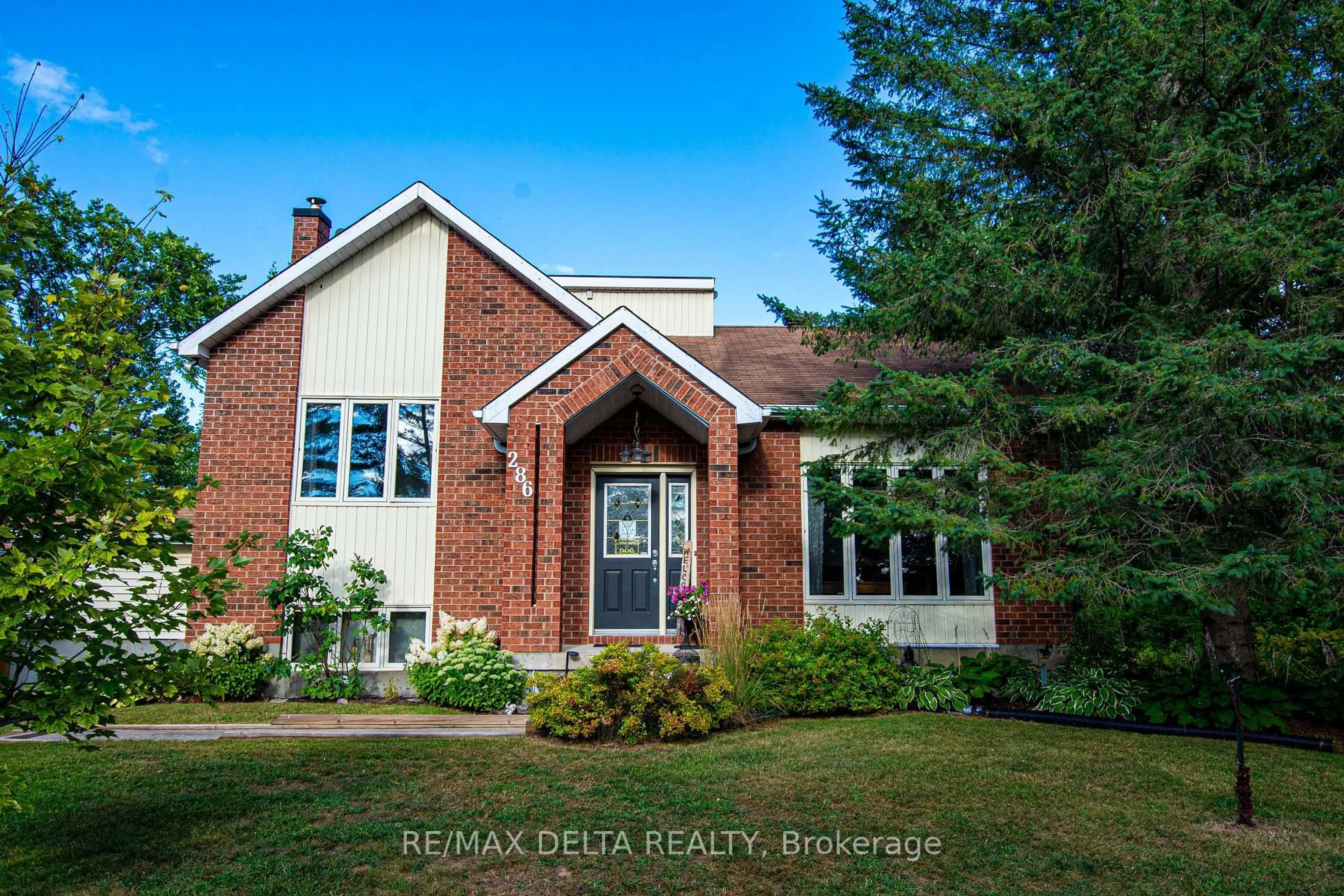 Home with brick exterior material, street for 286 County Road 19 Rd, Alfred and Plantagenet Ontario K0A 3K0