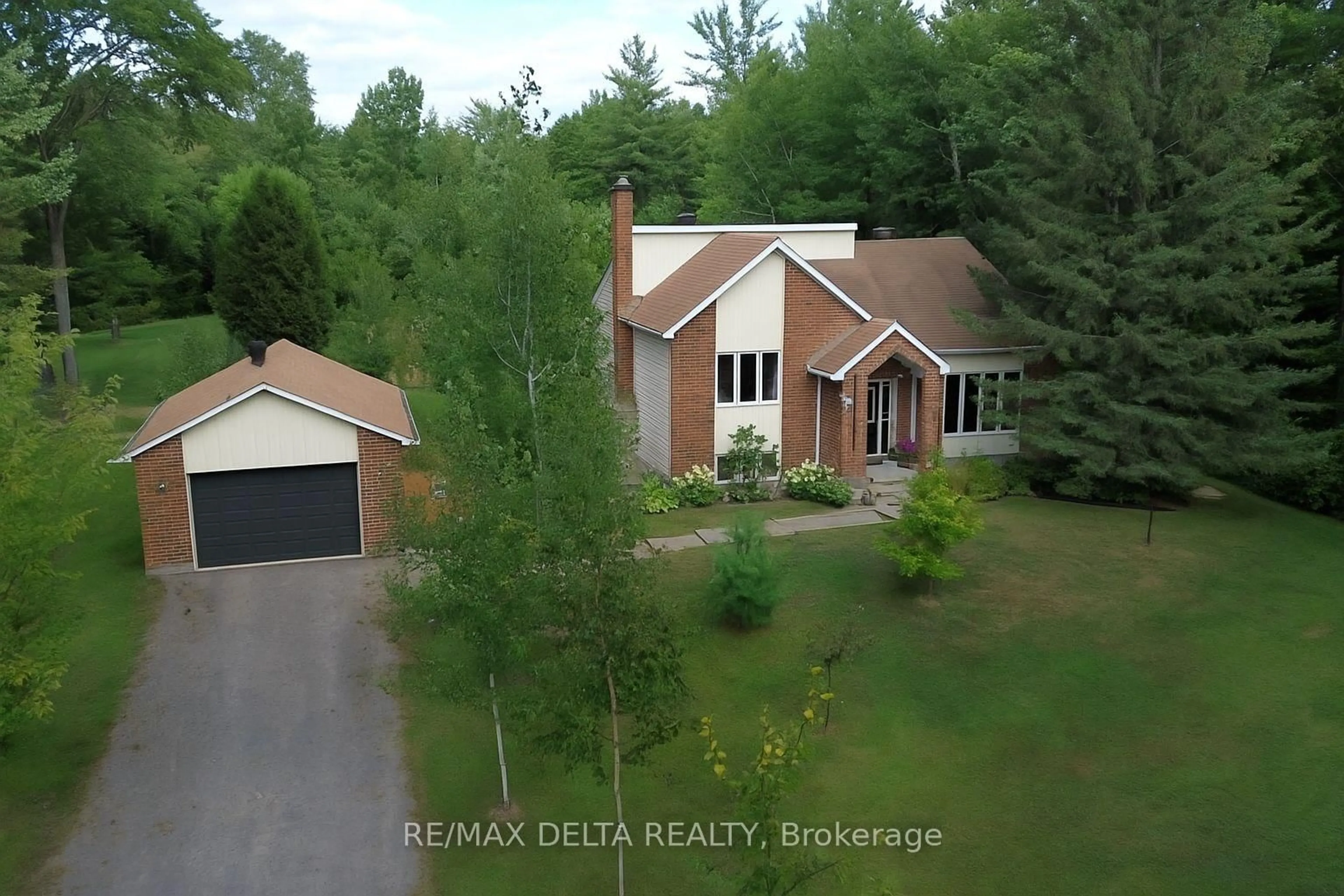 A pic from outside/outdoor area/front of a property/back of a property/a pic from drone, water/lake/river/ocean view for 286 County Road 19 Rd, Alfred and Plantagenet Ontario K0A 3K0