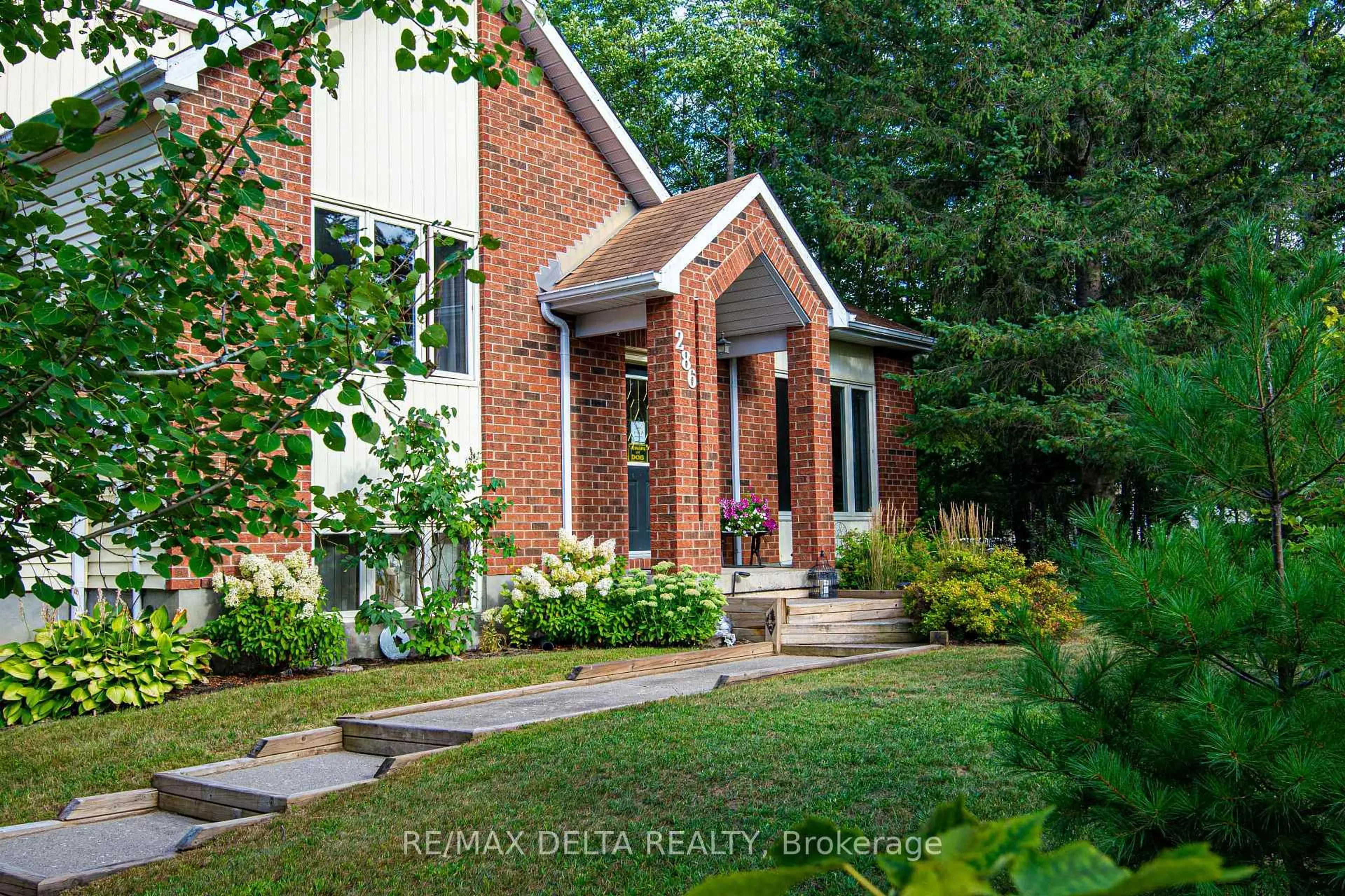 Home with brick exterior material, street for 286 County Road 19 Rd, Alfred and Plantagenet Ontario K0A 3K0