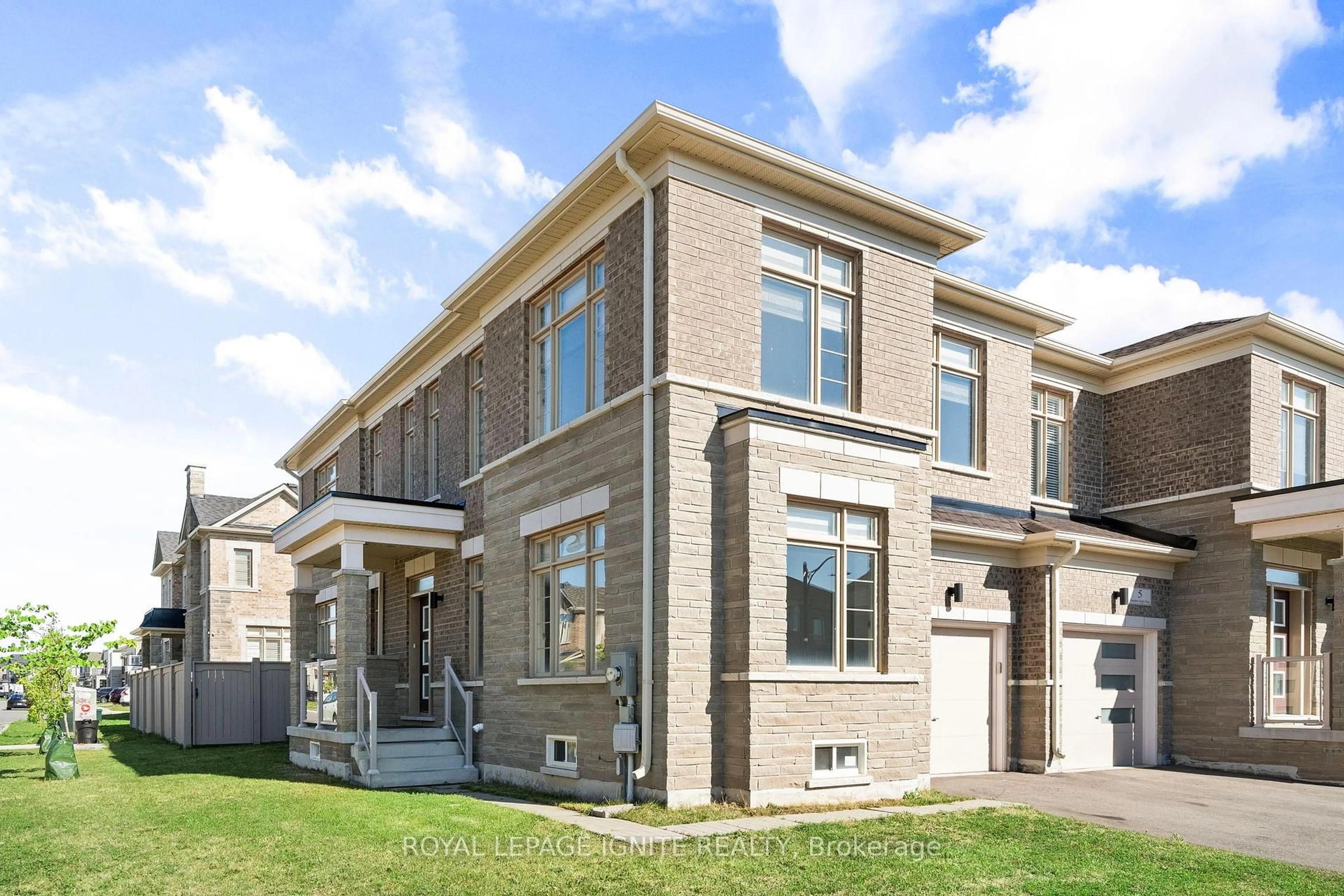 Home with brick exterior material, street for 3 Mountain Heights Pl, Hamilton Ontario L8B 1X7