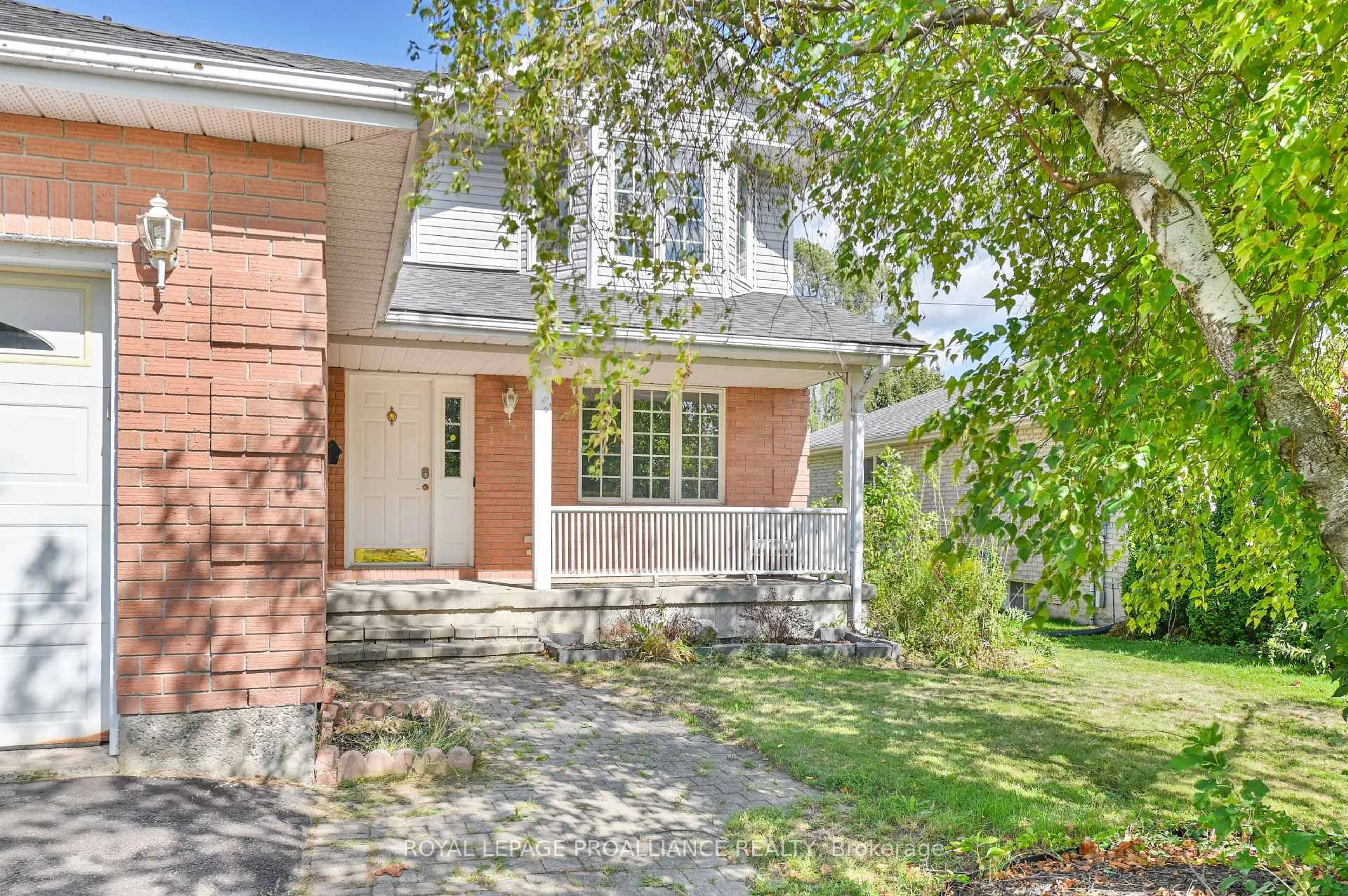 Home with brick exterior material, street for 71 Avondale Rd, Belleville Ontario K8P 4G2