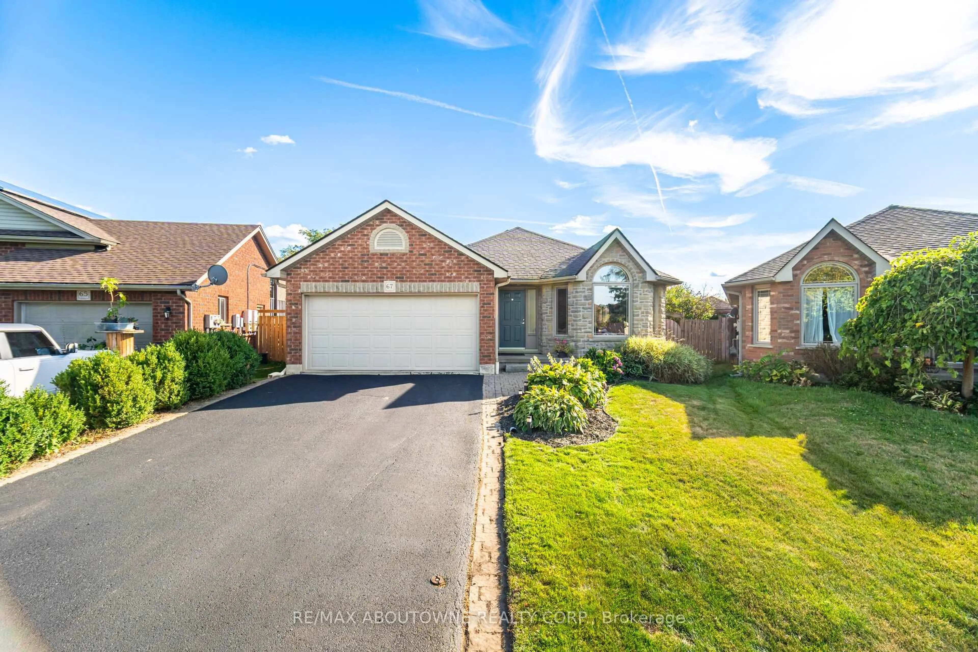 A pic from outside/outdoor area/front of a property/back of a property/a pic from drone, street for 67 Garner's Lane, Brantford Ontario N3T 6P5