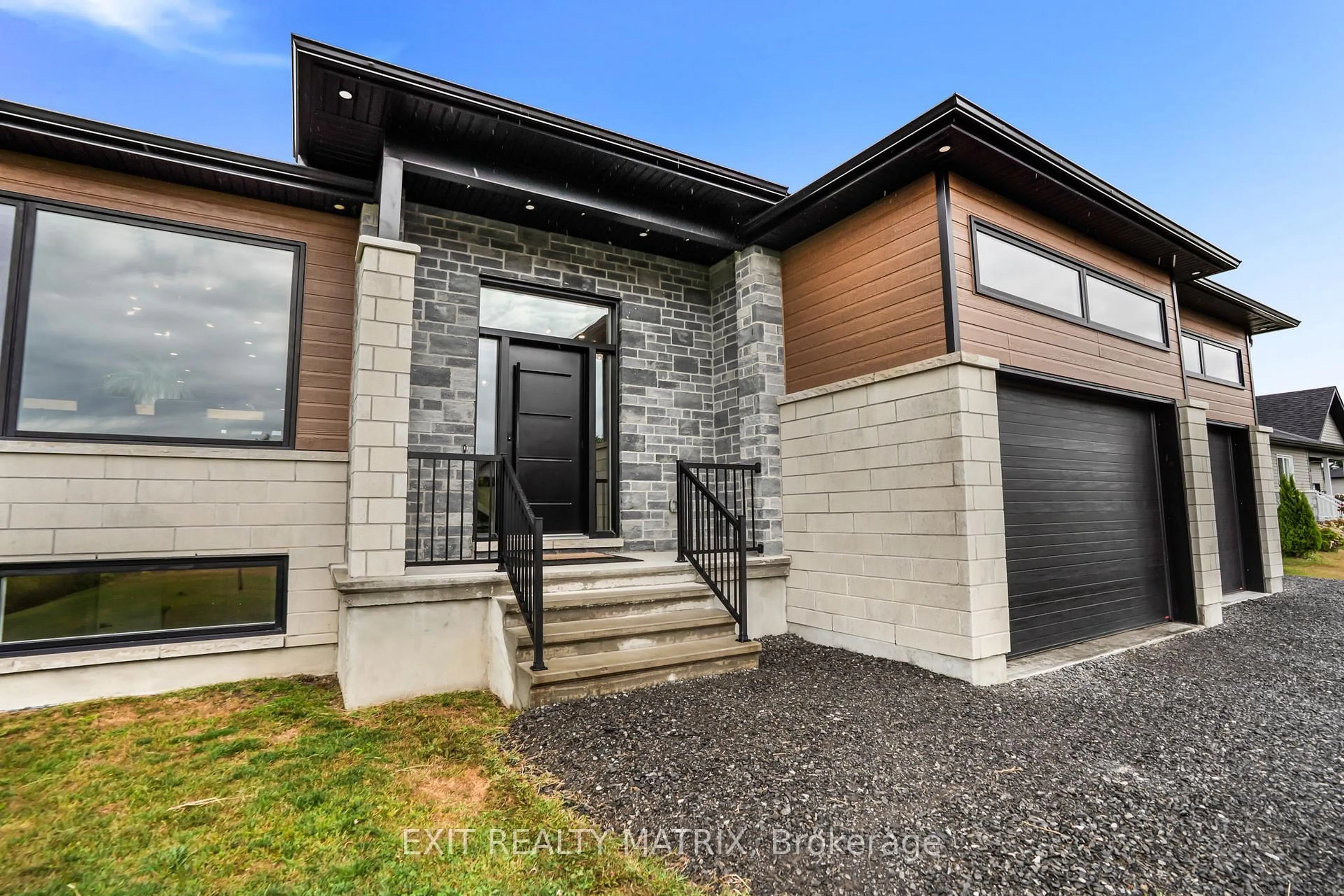 Home with brick exterior material, street for 529 Voie Ferree Rd, Clarence-Rockland Ontario K0A 2A0