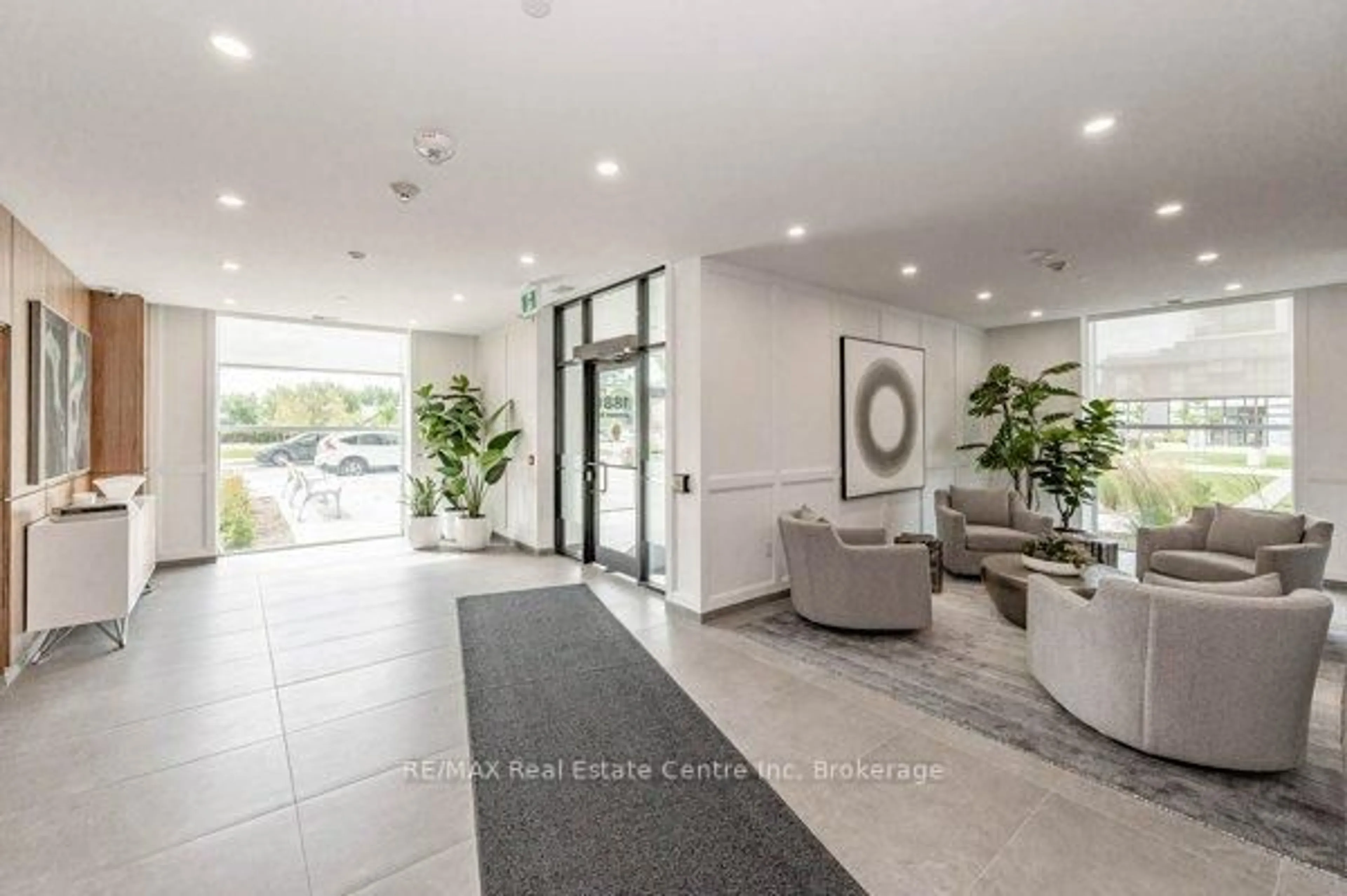 Indoor foyer for 1880 Gordon St #104, Guelph Ontario N1L 0P5
