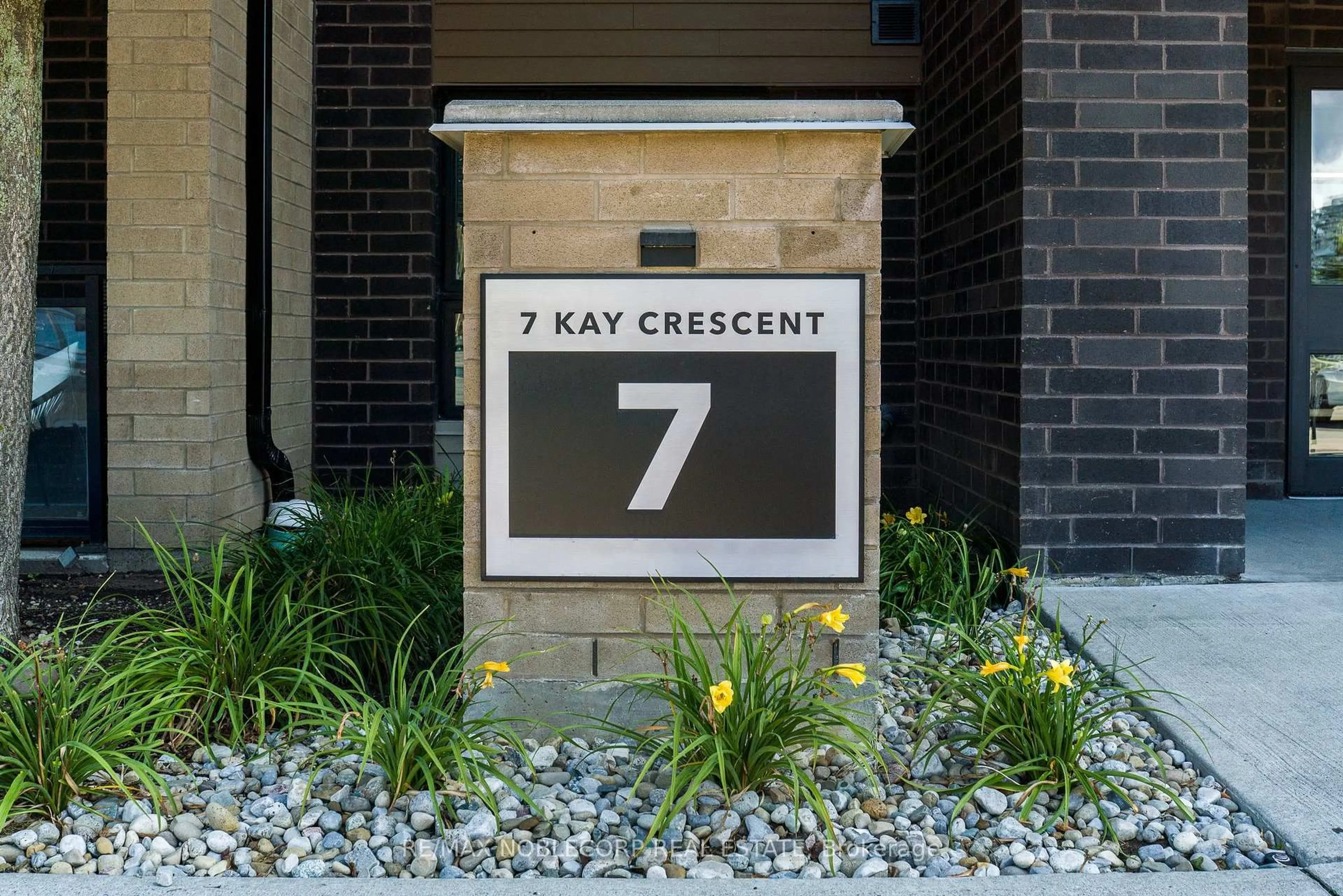 Indoor entryway for 7 Kay Cres #504, Guelph Ontario N1L 0P9