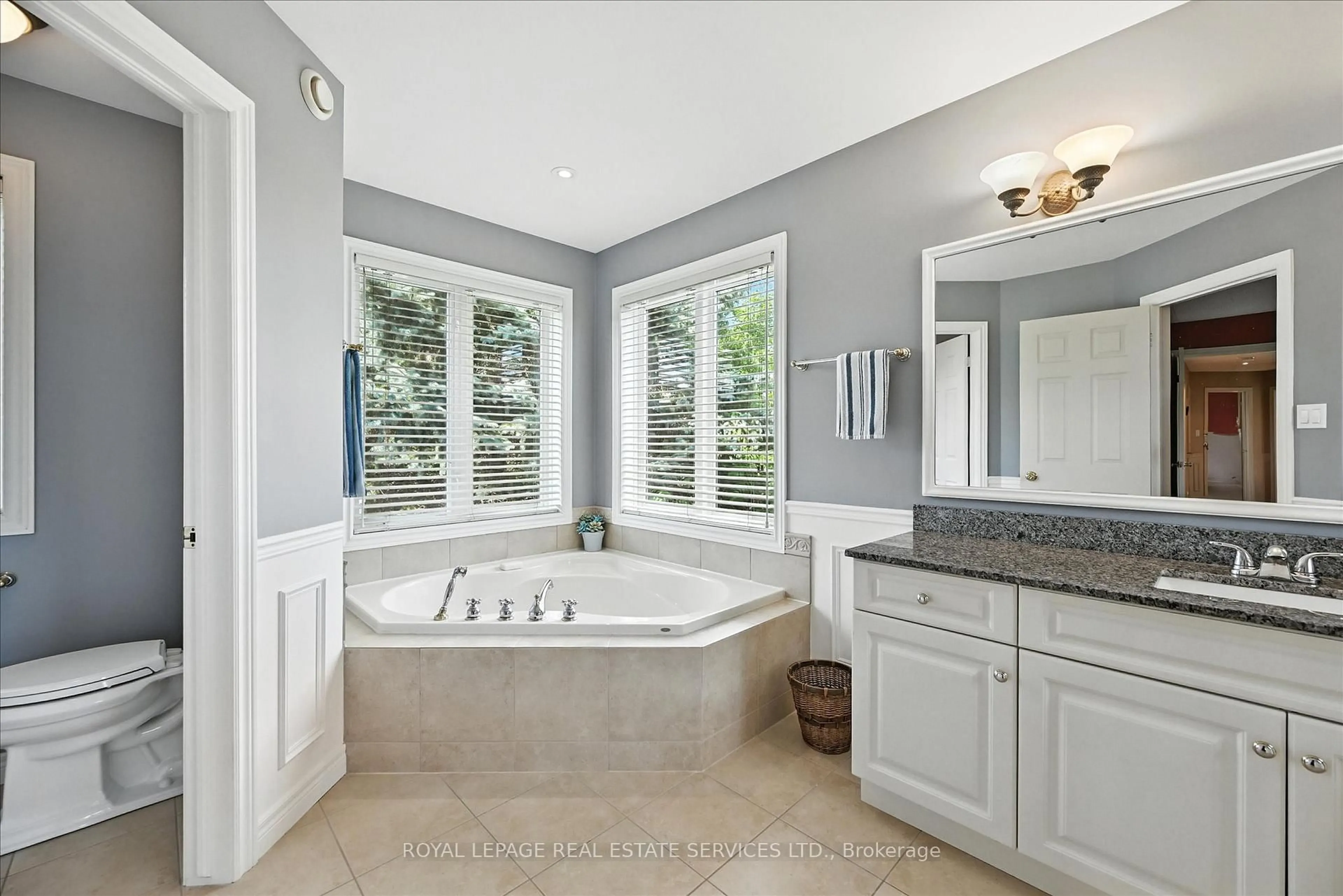 Contemporary bathroom, ceramic/tile floor for 5 Bridle St, Hamilton Ontario L8B 0Z6