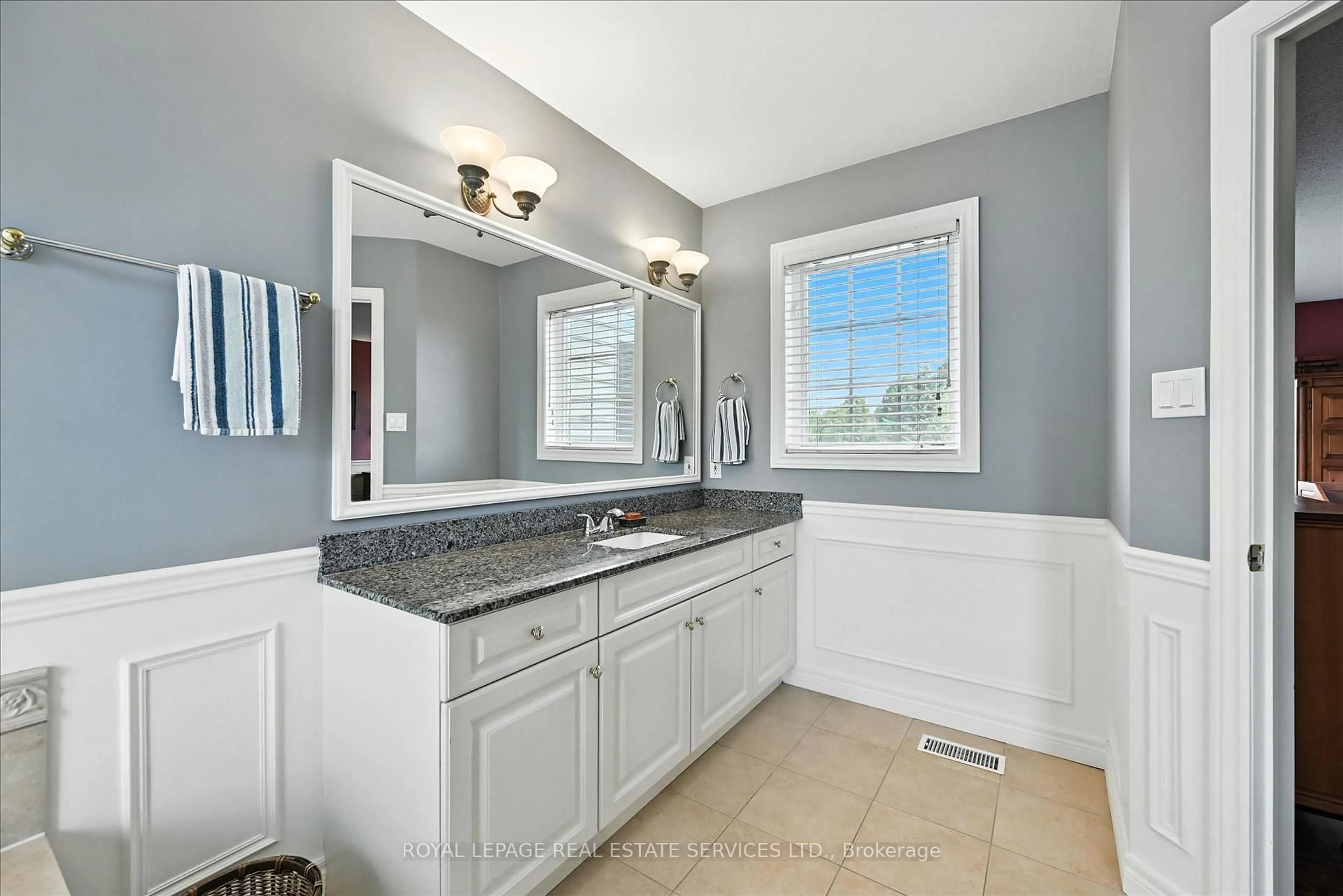Contemporary bathroom, ceramic/tile floor for 5 Bridle St, Hamilton Ontario L8B 0Z6