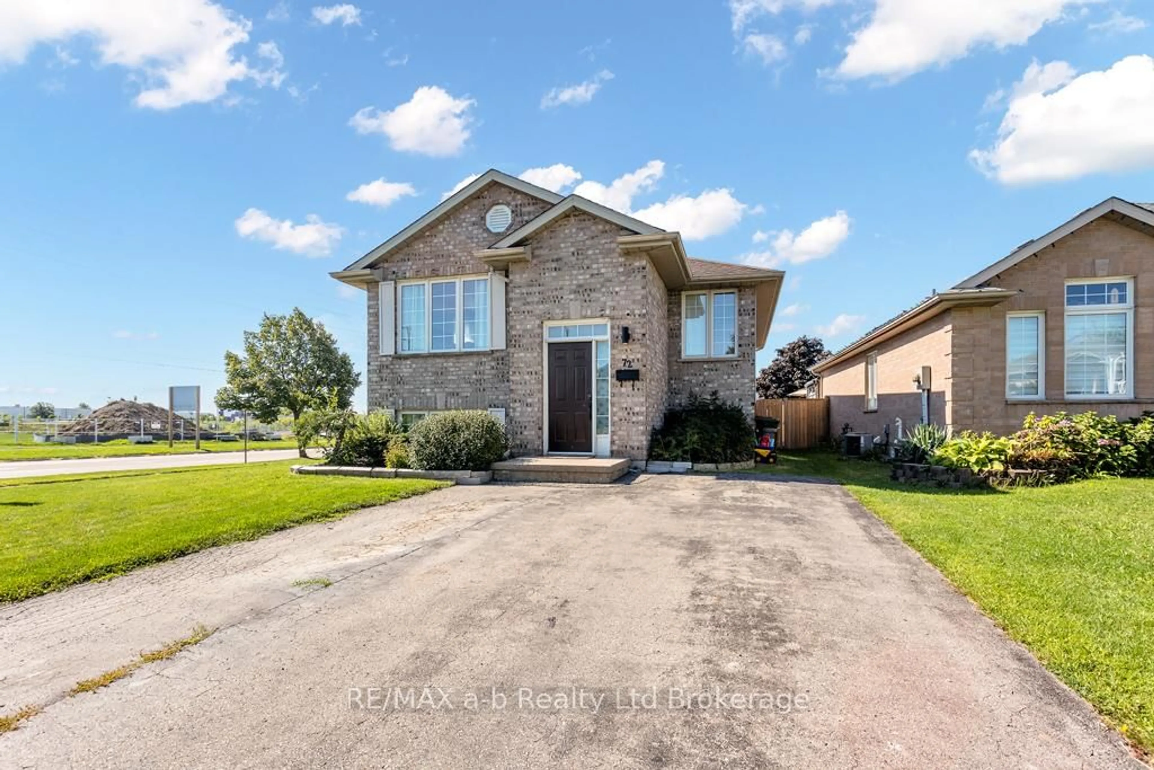 Home with brick exterior material, street for 72 Ponsford Pl, St. Thomas Ontario N5P 4J8