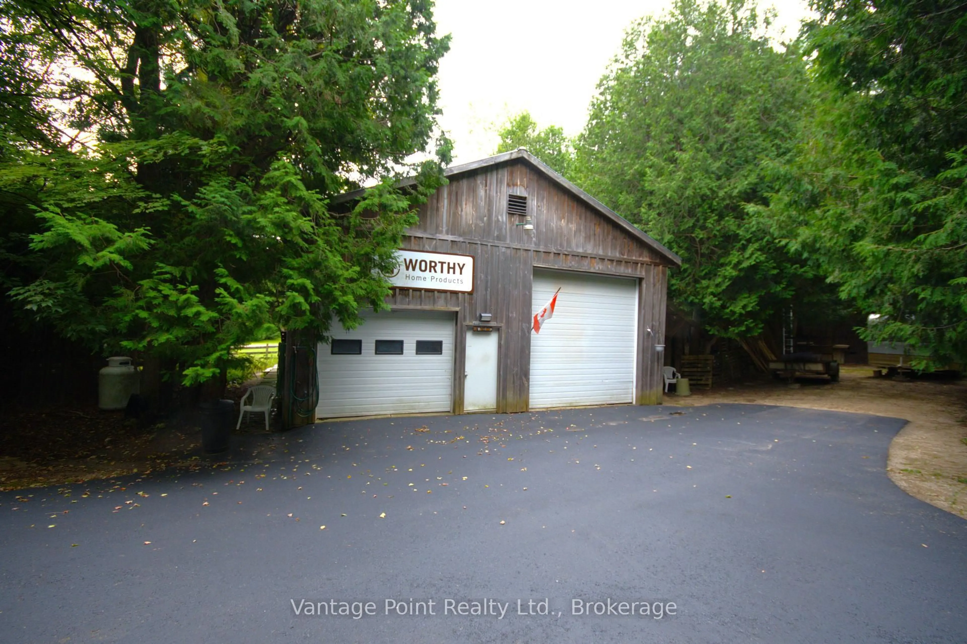 Indoor garage for 574256 40 Sdrd, West Grey Ontario N0C 1H0