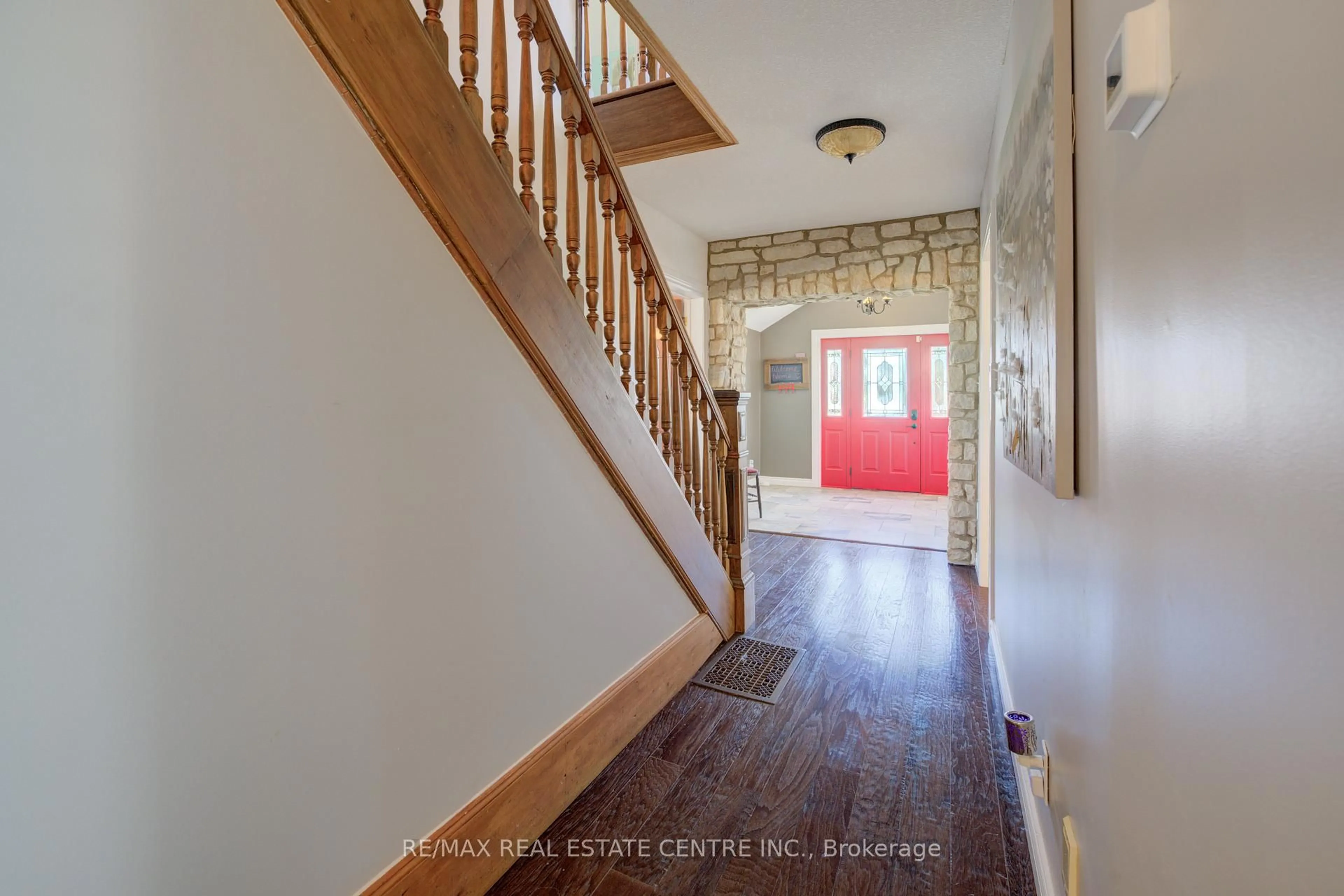 Indoor entryway for 4670 Perth Road 107, Rr #1 Rd, Perth East Ontario N5A 6S2