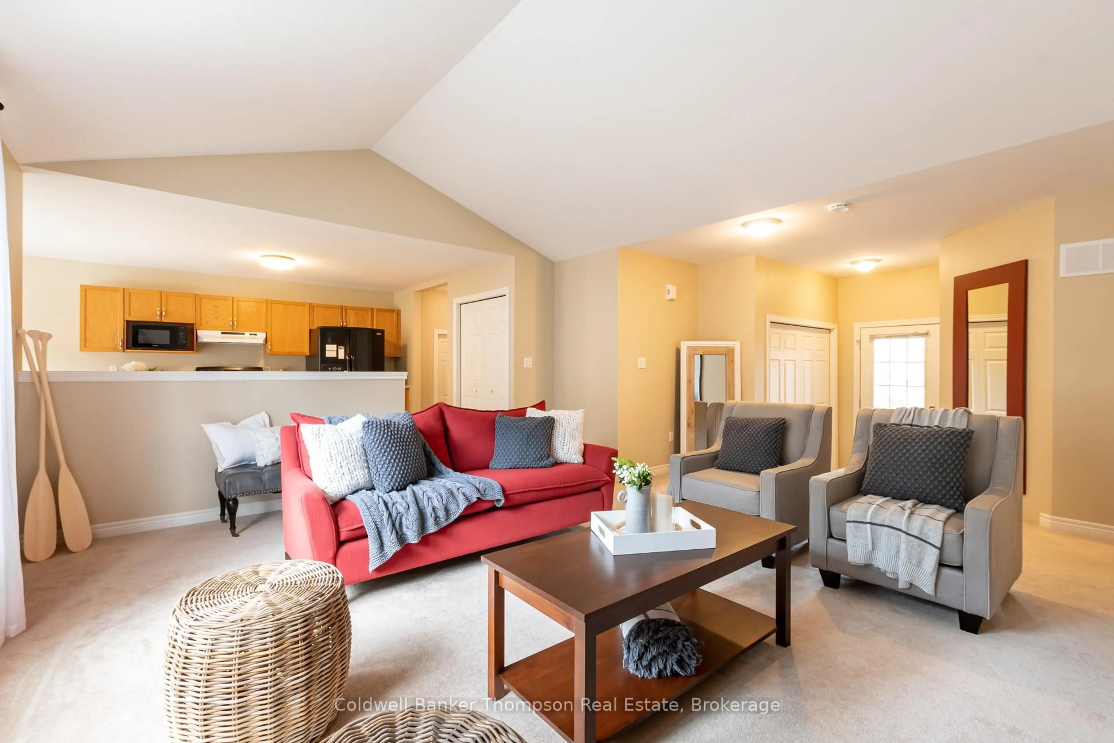 Living room with furniture, unknown for 28 KIRBYS Way, Huntsville Ontario P1H 2M5