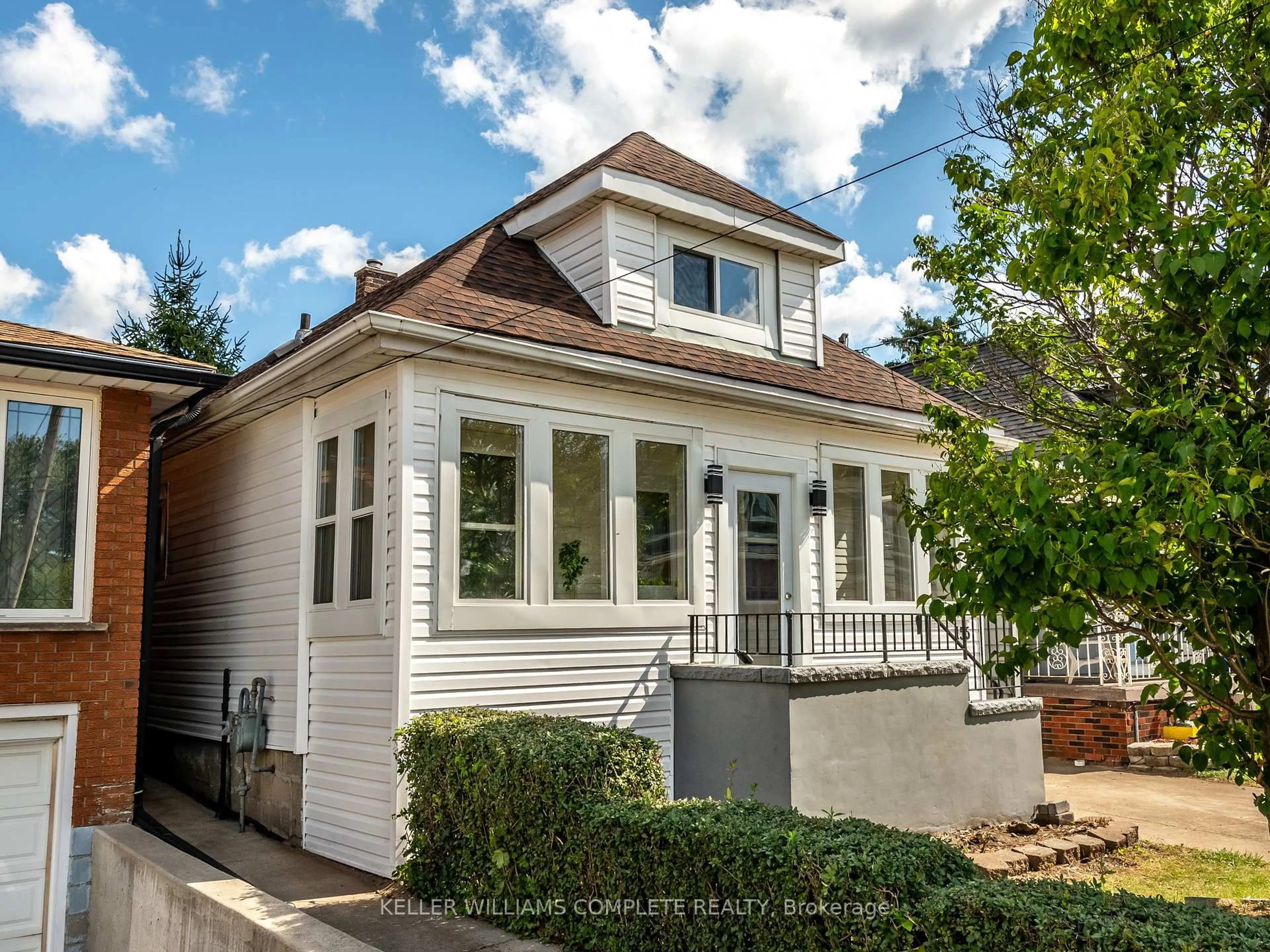 Home with vinyl exterior material, street for 155 Picton St, Hamilton Ontario L8L 3W7