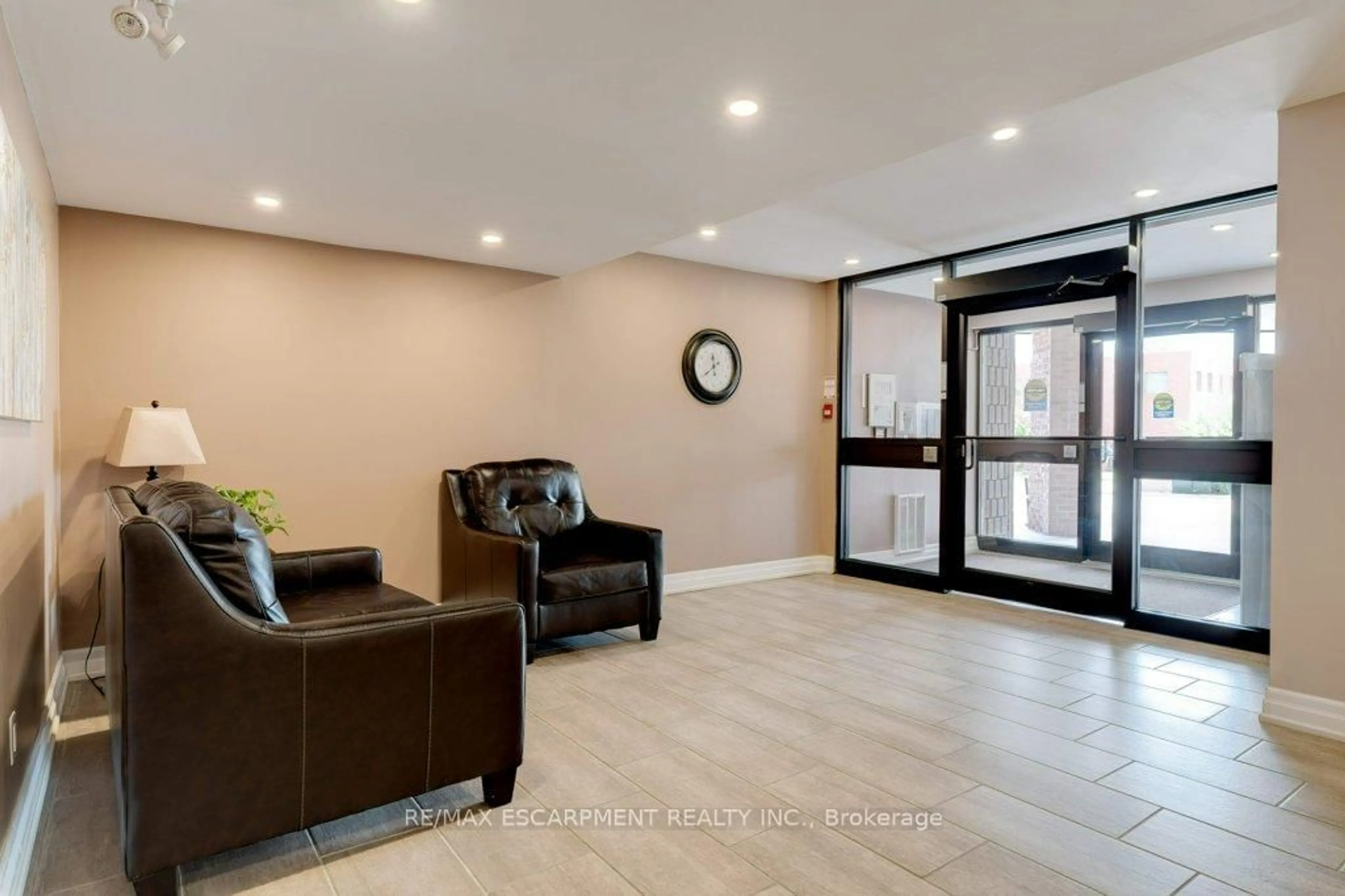 Unknown for 99 DONN Ave #408, Hamilton Ontario L8G 5B2
