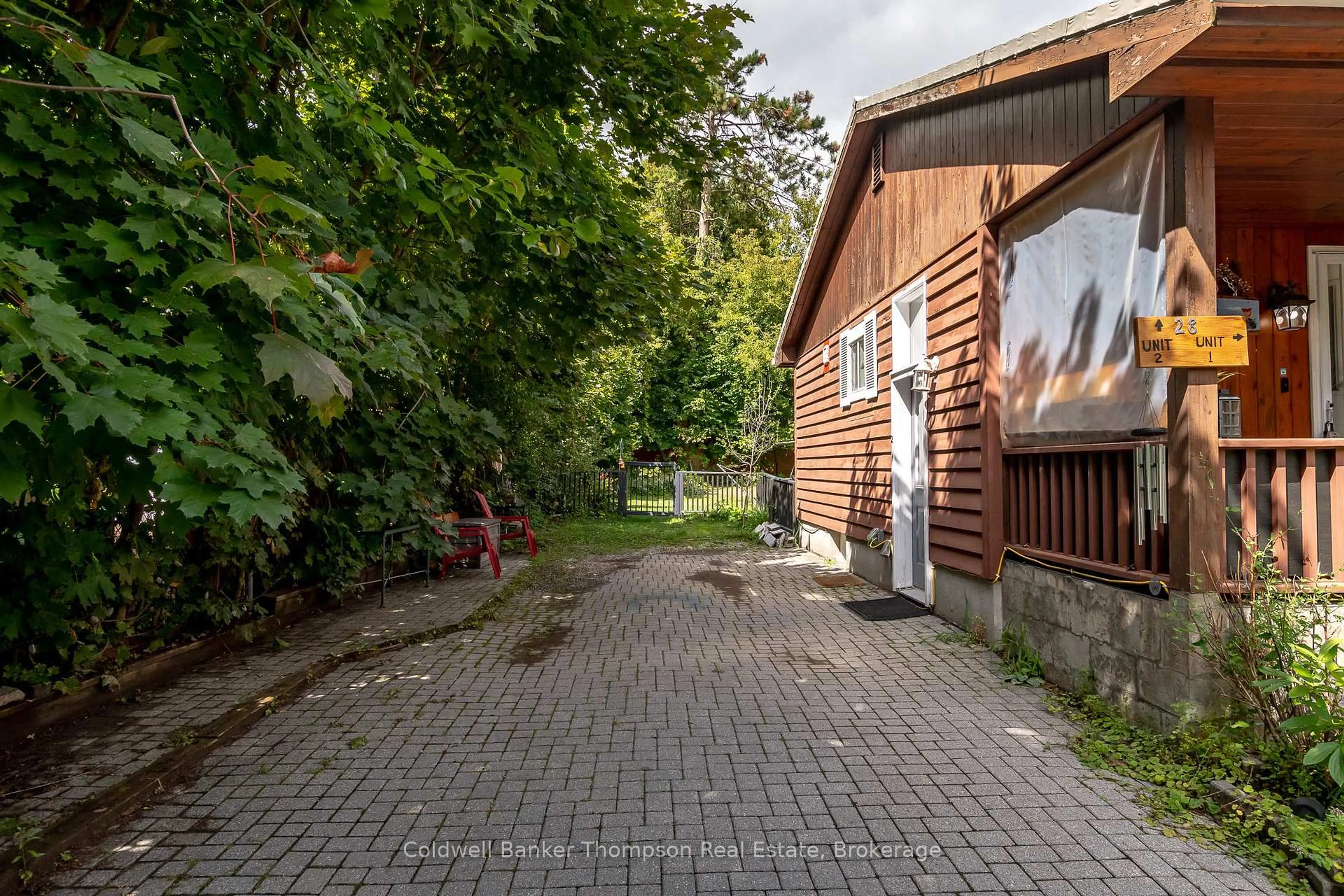 Patio, street for 28 Veterans Way, Huntsville Ontario P1H 1P4