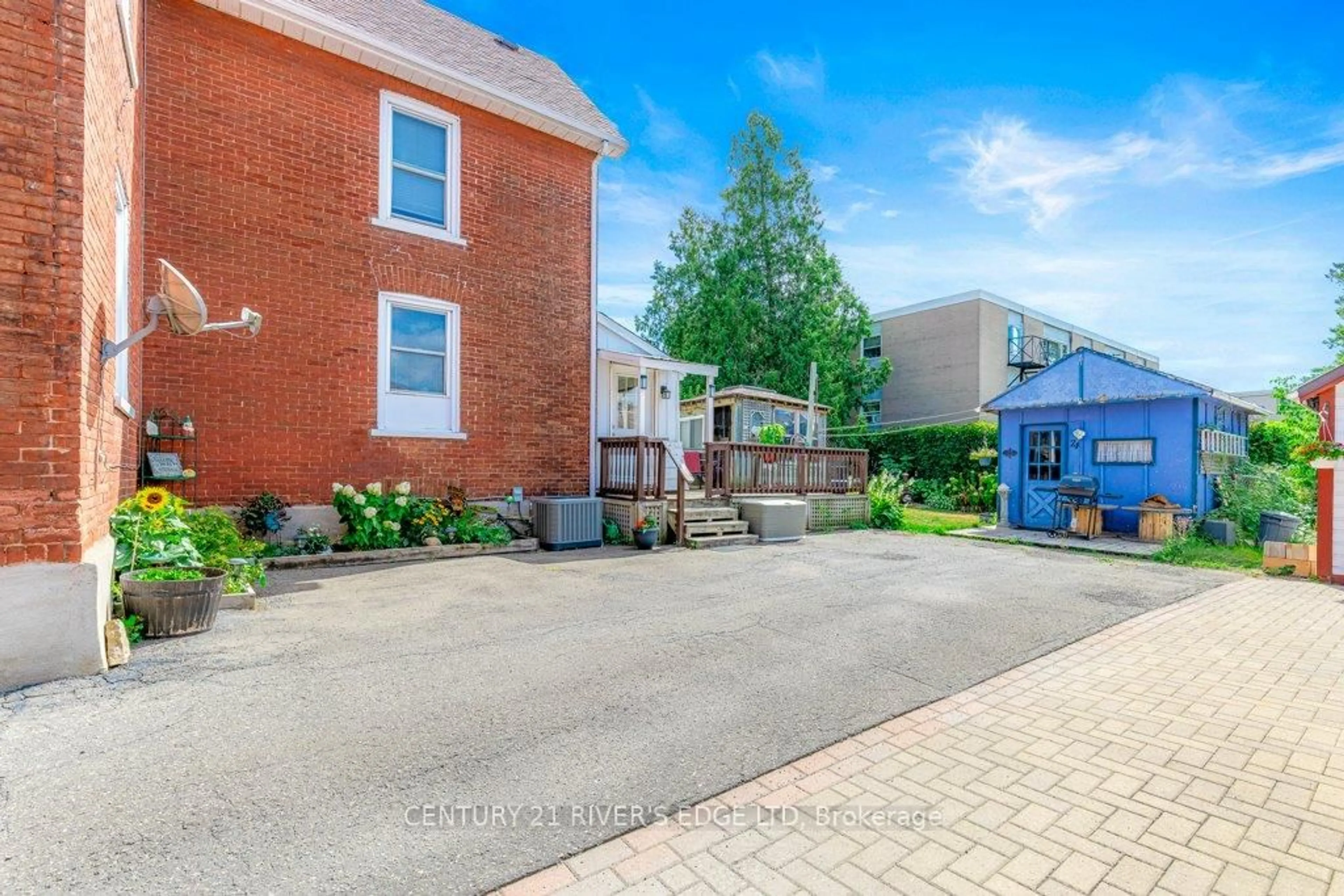 Unknown for 74 Garden St, Brockville Ontario K6V 2C5