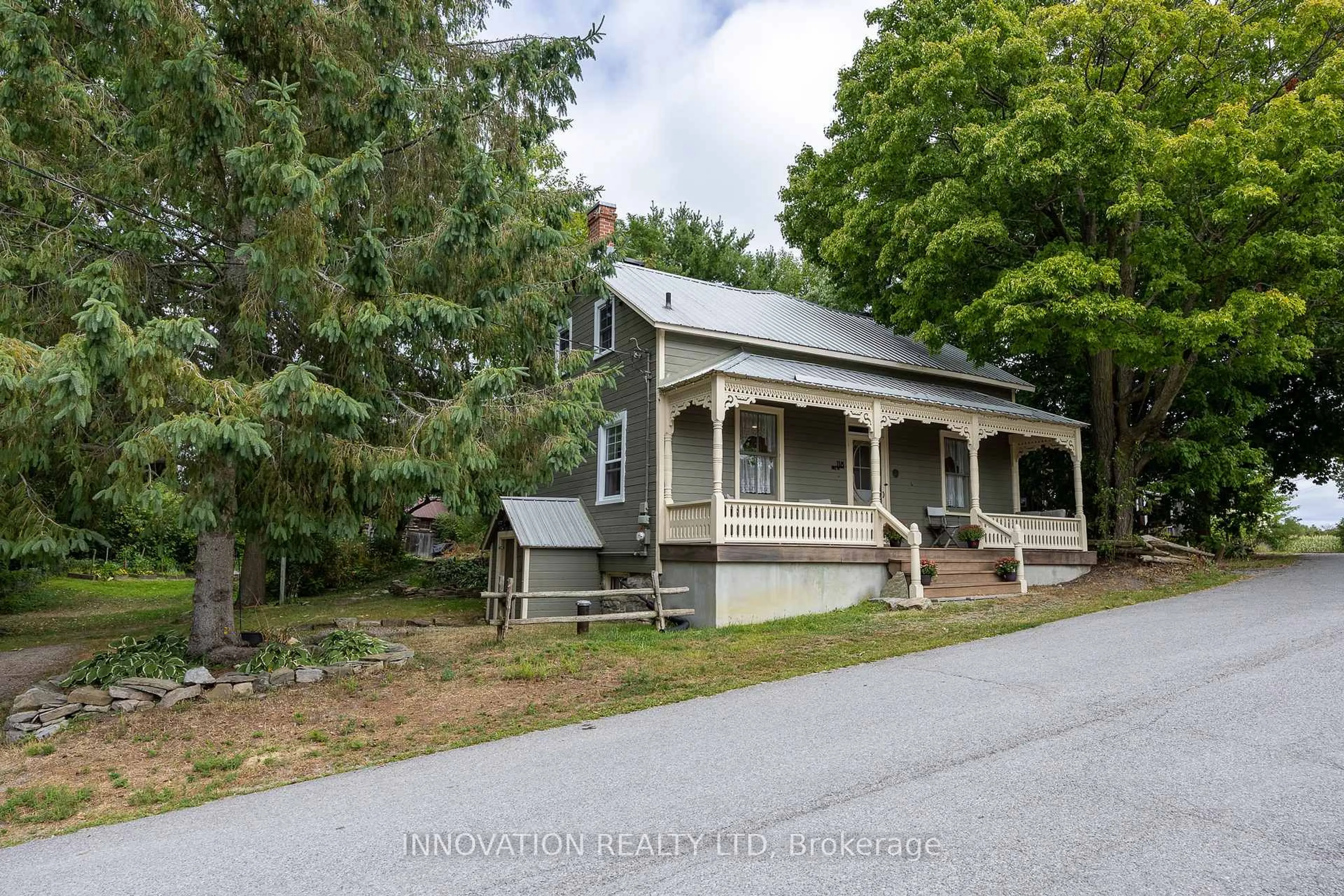 A pic from outside/outdoor area/front of a property/back of a property/a pic from drone, street for 118 Hill St, Almonte Ontario K0A 1A0