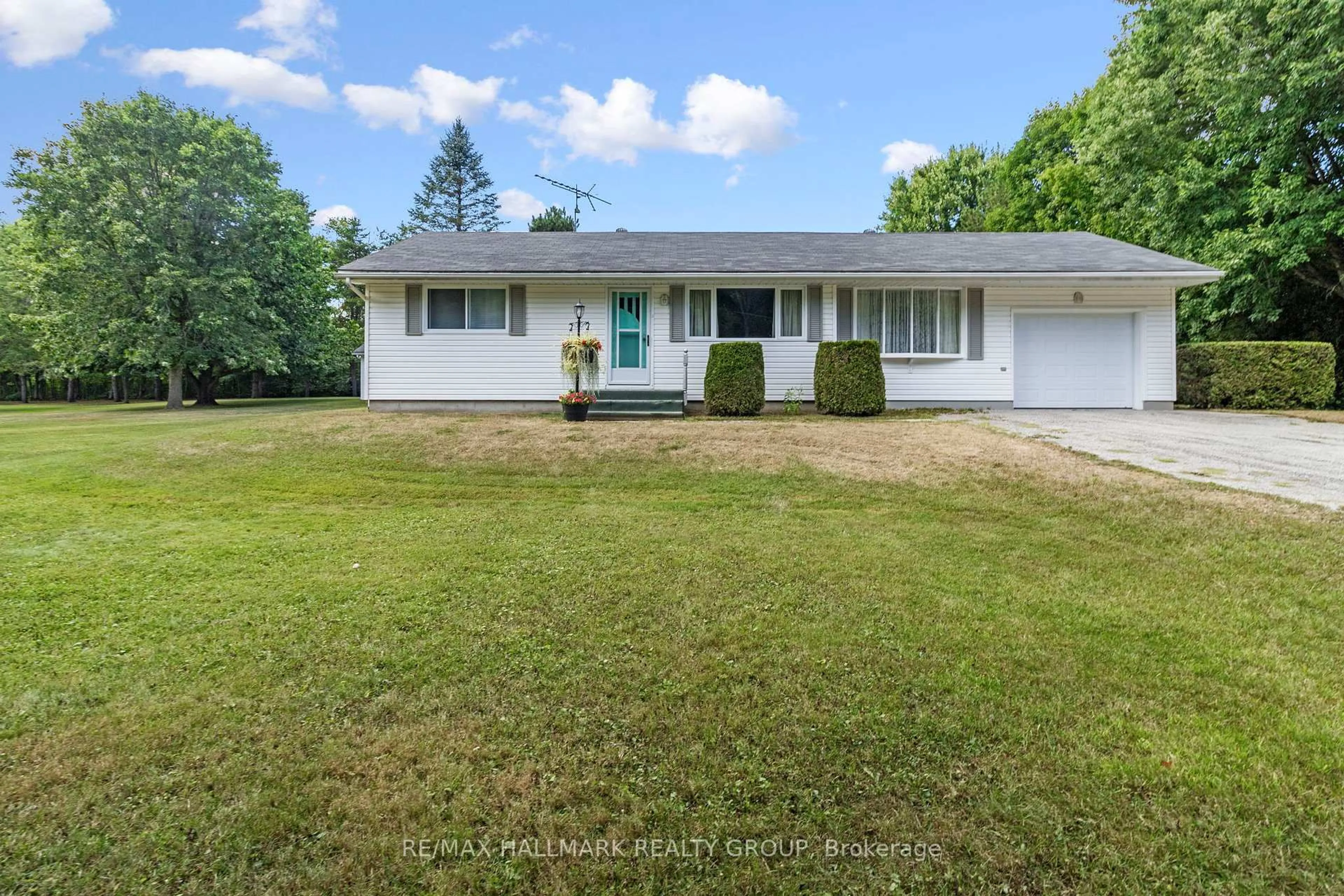 A pic from outside/outdoor area/front of a property/back of a property/a pic from drone, street for 5542 Algonquin Rd, Augusta Ontario K0E 1T0