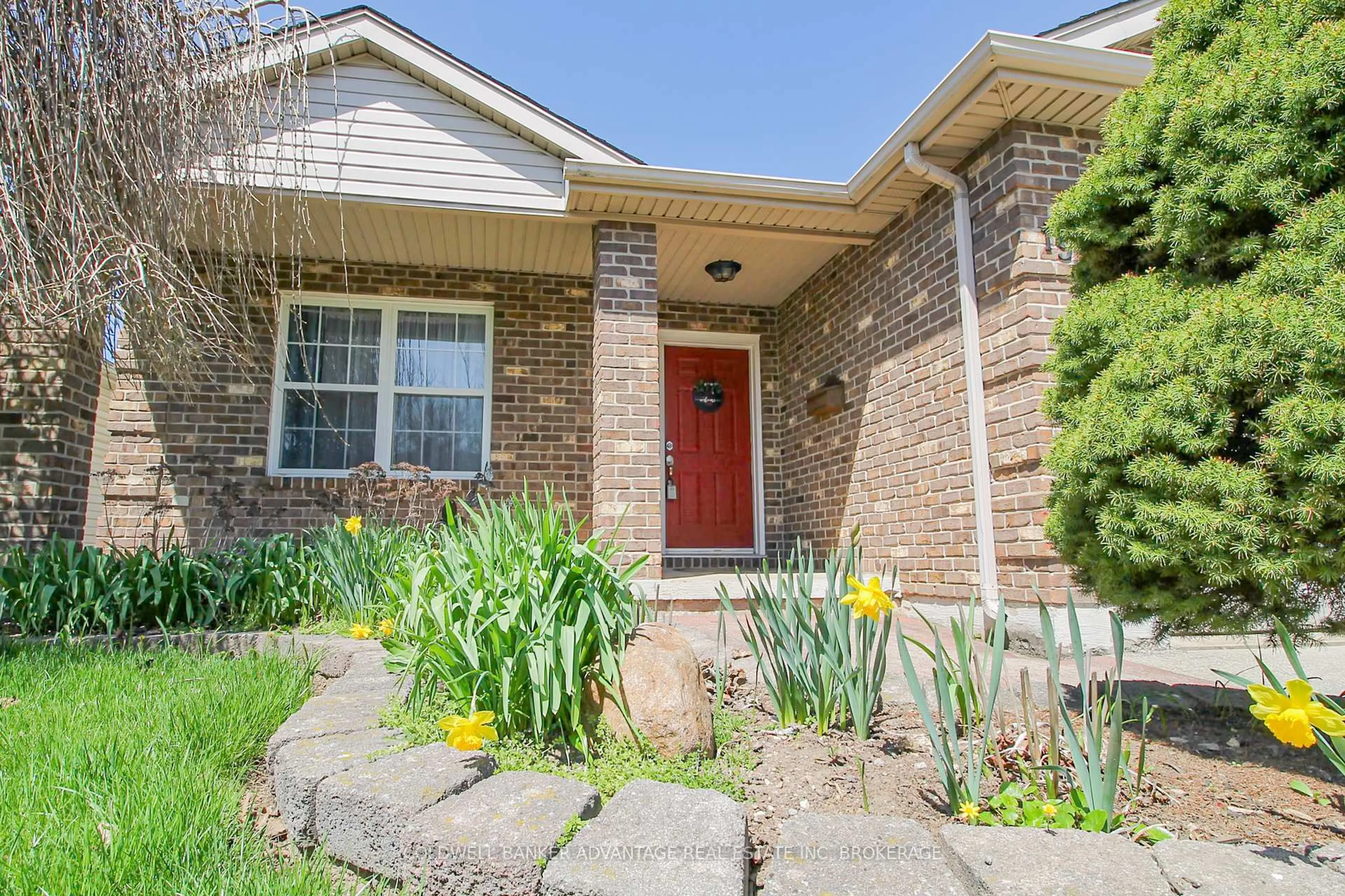 Home with brick exterior material, street for 19 Windle Village Cres, Thorold Ontario L2V 4Z6
