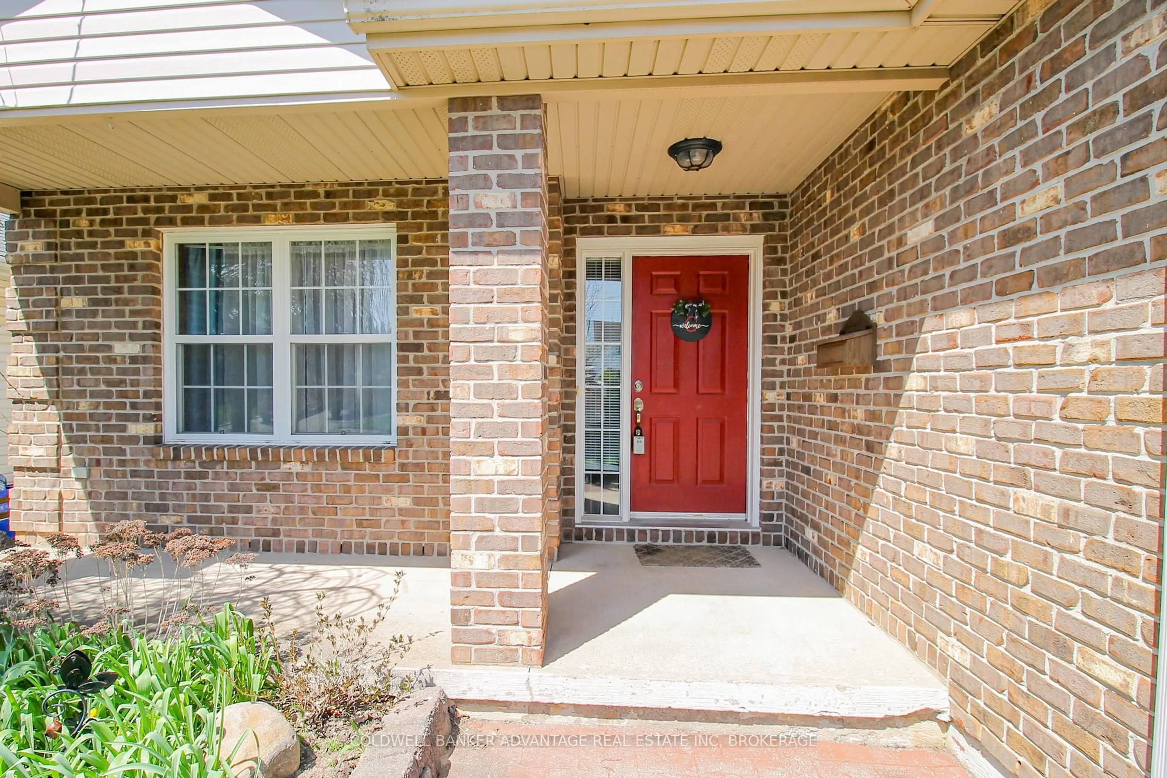 Home with brick exterior material, street for 19 Windle Village Cres, Thorold Ontario L2V 4Z6