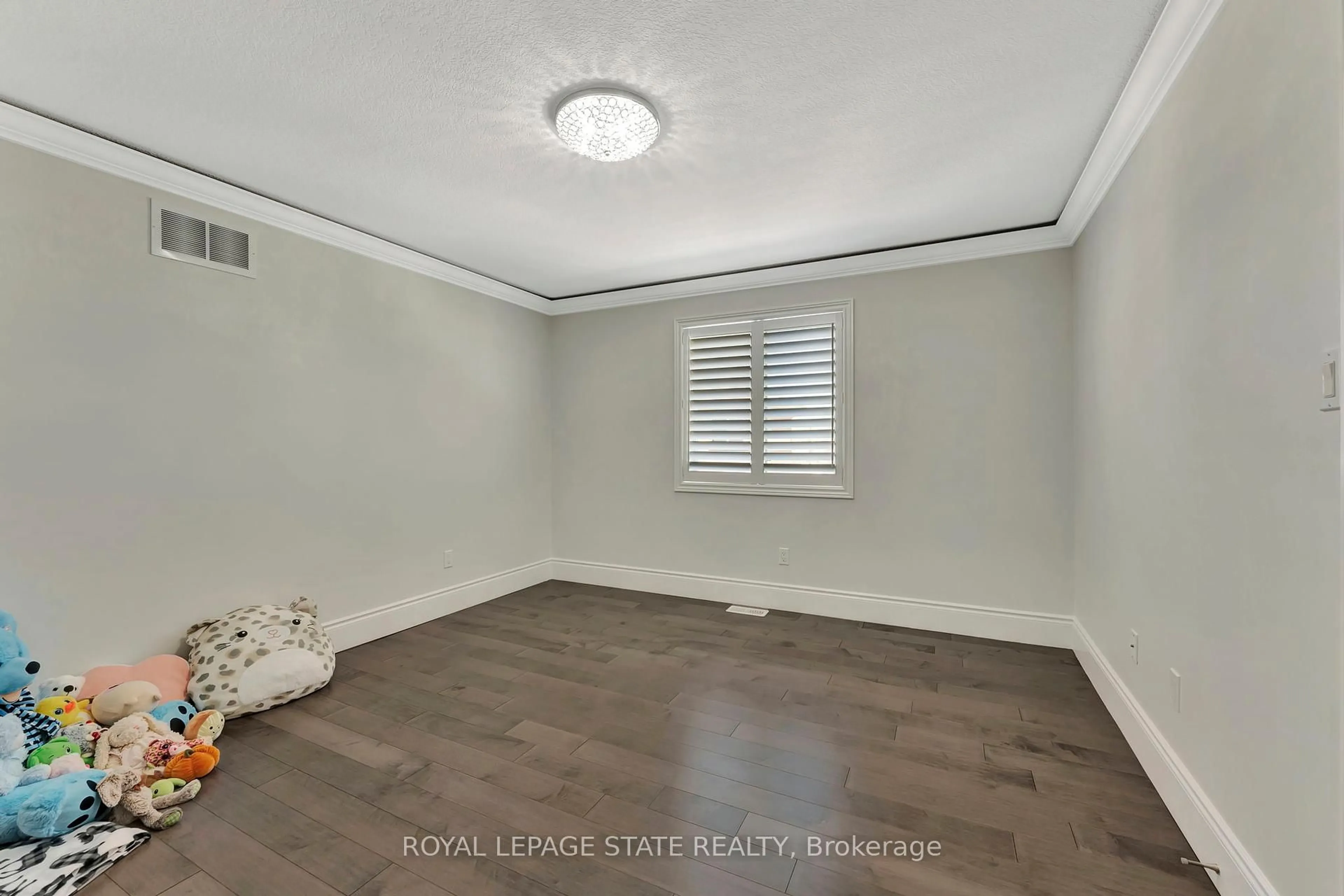 A pic of a room for 7 Bernini Crt, Hamilton Ontario L9B 0C7