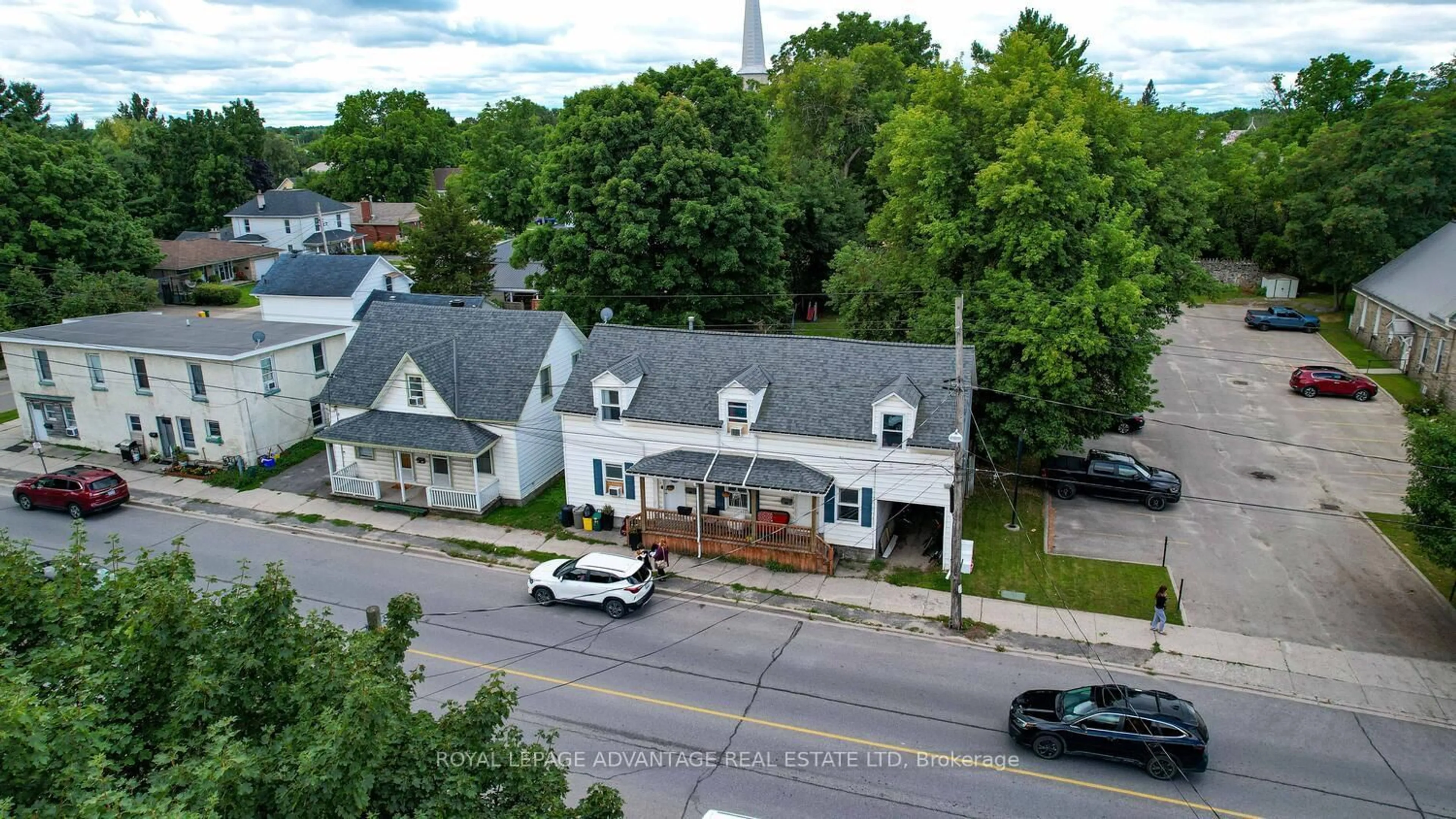 A pic from outside/outdoor area/front of a property/back of a property/a pic from drone, unknown for 150-152 GORE St, Perth Ontario K7H 1J7
