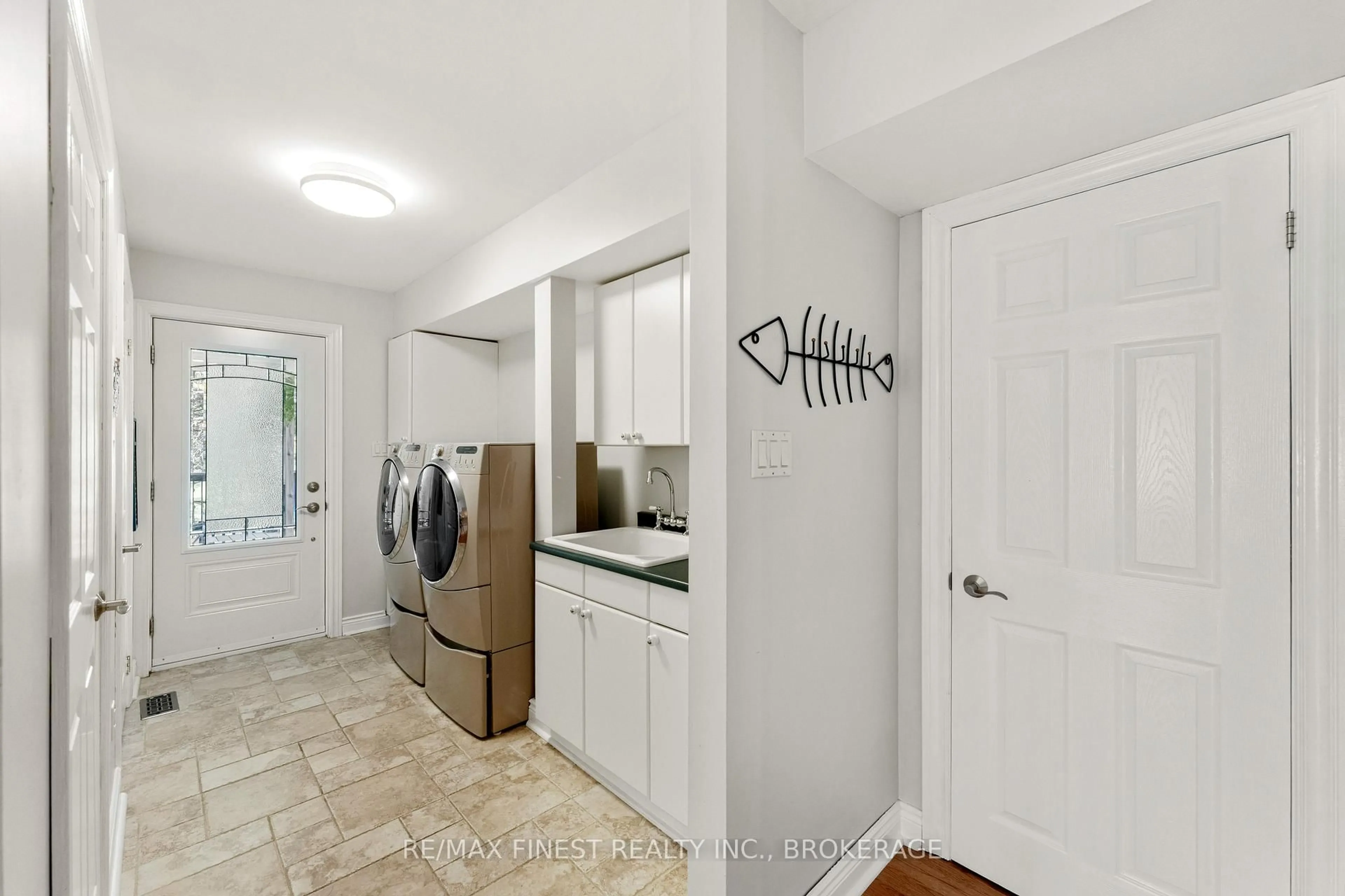 Laundry room for 466 Colebrook Rd, Yarker Ontario K0K 3N0