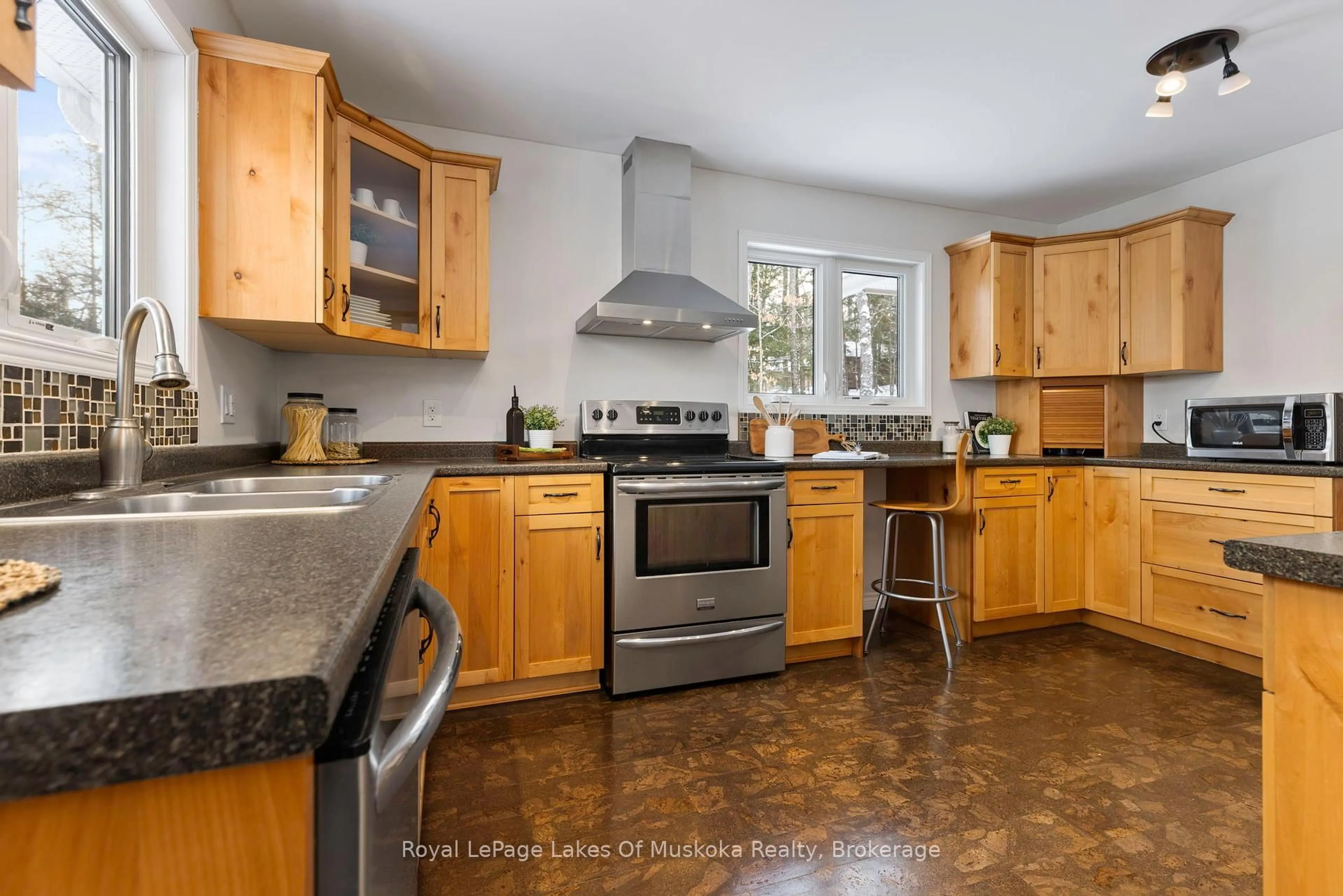 Unknown for 4441 Muskoka Rd 117 Rd, Lake of Bays Ontario P0B 1A0