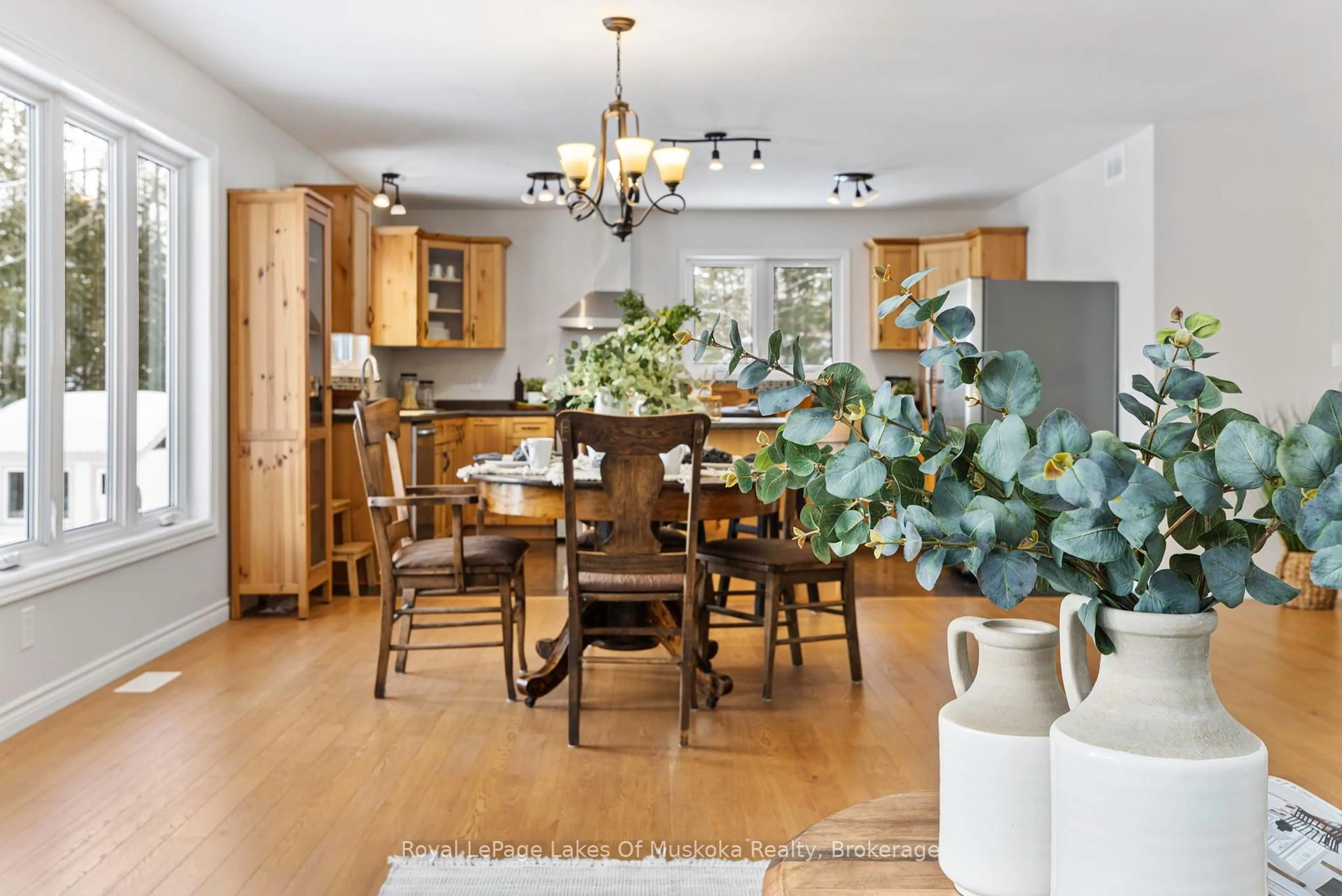 Dining room, unknown for 4441 Muskoka Rd 117 Rd, Lake of Bays Ontario P0B 1A0