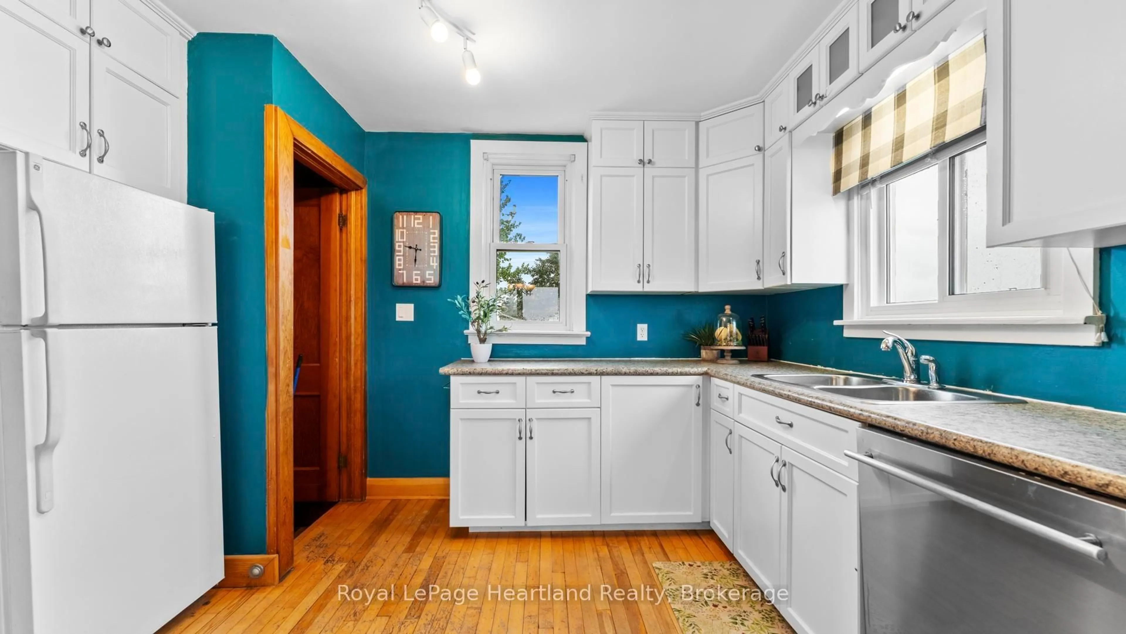 Standard kitchen, unknown for 41553 Summerhill Rd, Central Huron Ontario N0M 1L0