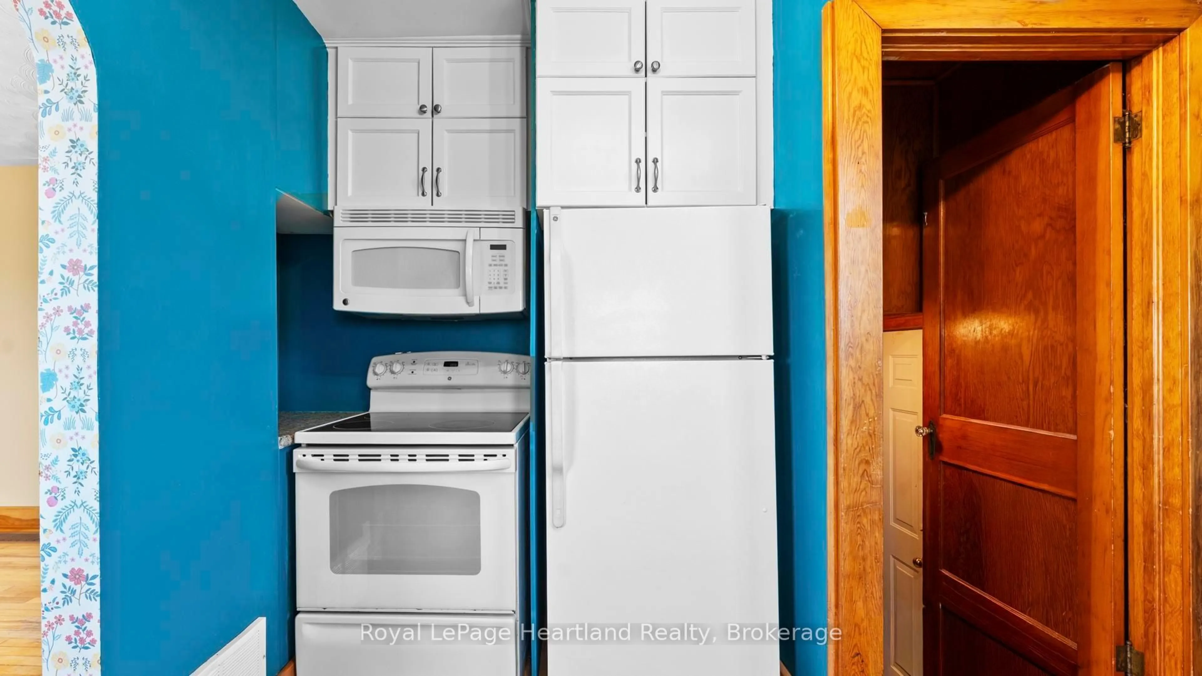 Standard kitchen, unknown for 41553 Summerhill Rd, Central Huron Ontario N0M 1L0
