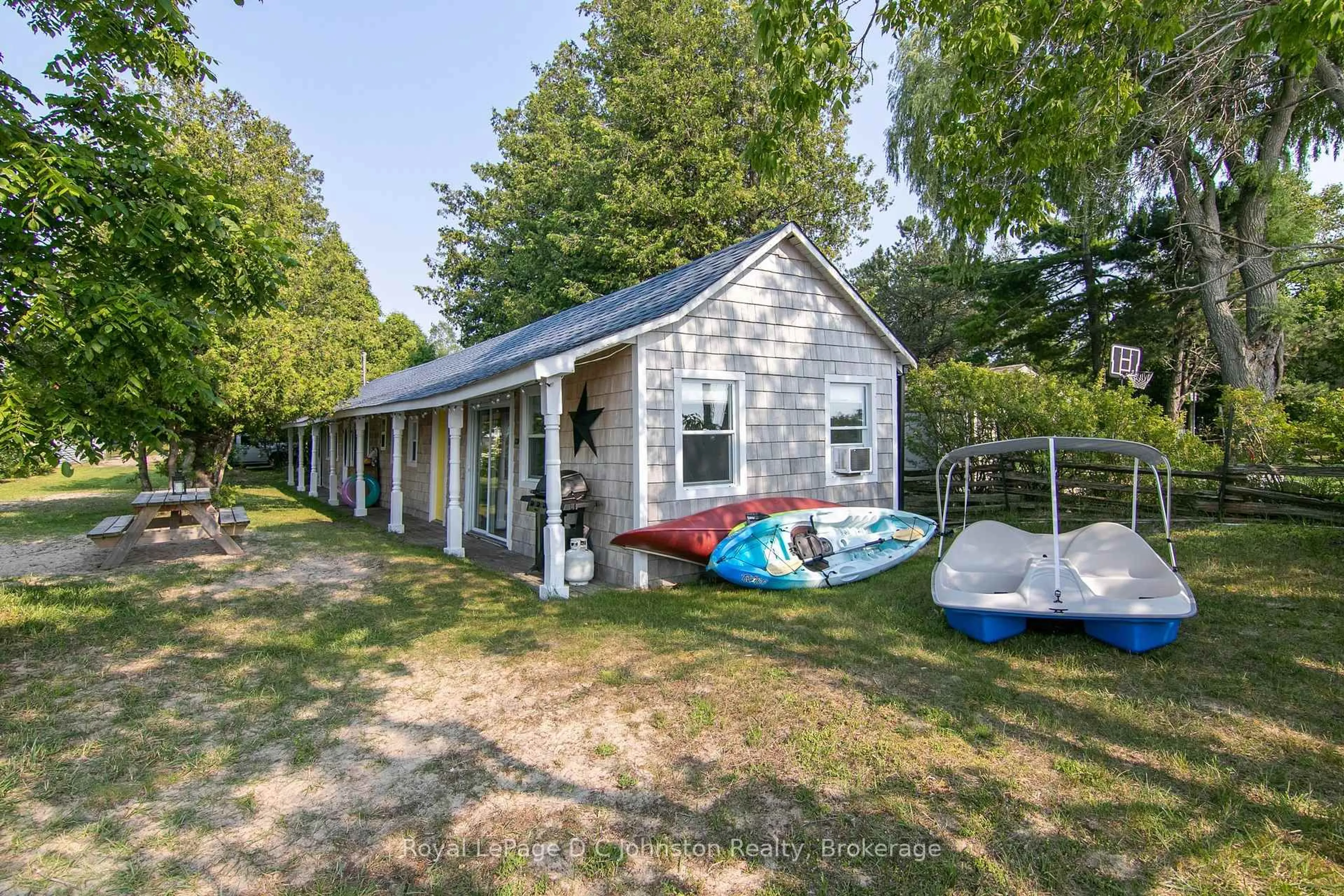 Unknown for 105 5th Ave, Native Leased Lands Ontario N0H 2L0