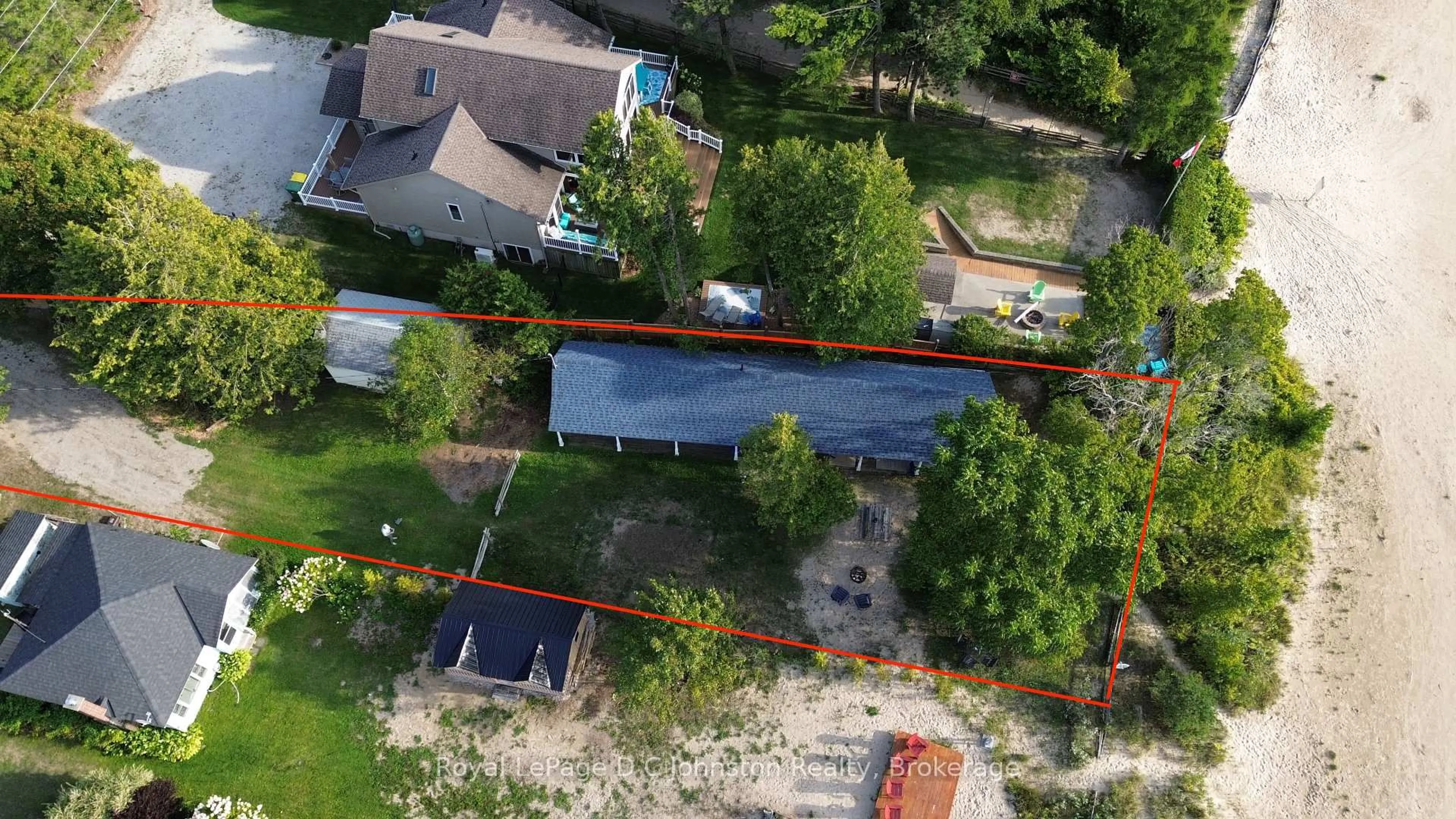 A pic from outside/outdoor area/front of a property/back of a property/a pic from drone, street for 105 5th Ave, Native Leased Lands Ontario N0H 2L0
