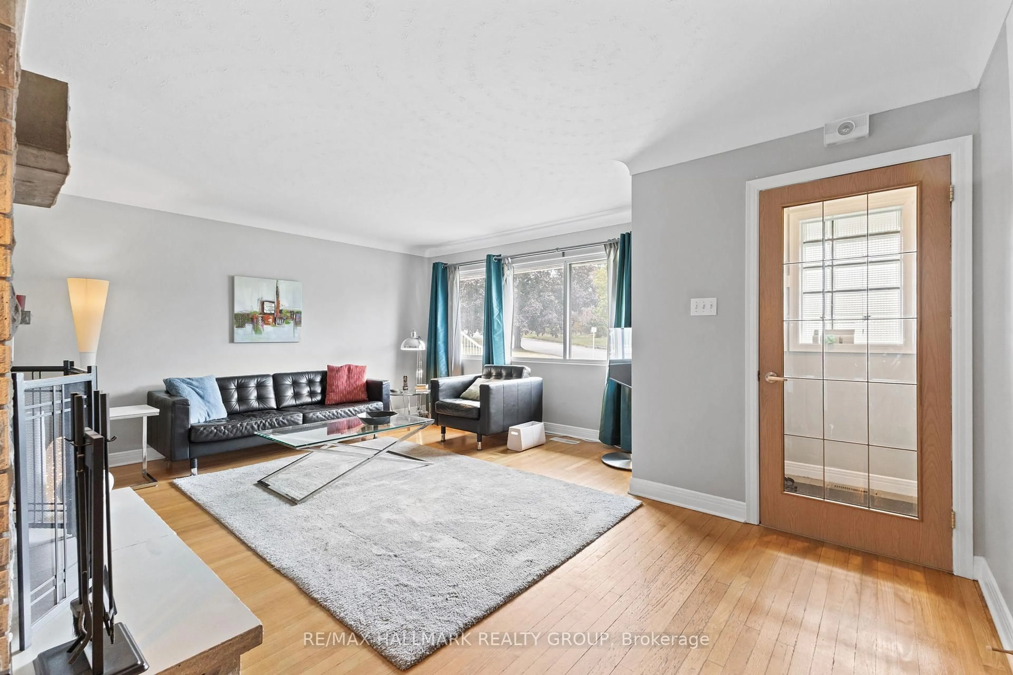 Living room with furniture, unknown for 1215 Willowdale Ave #1217, Ottawa Ontario K1H 7S5