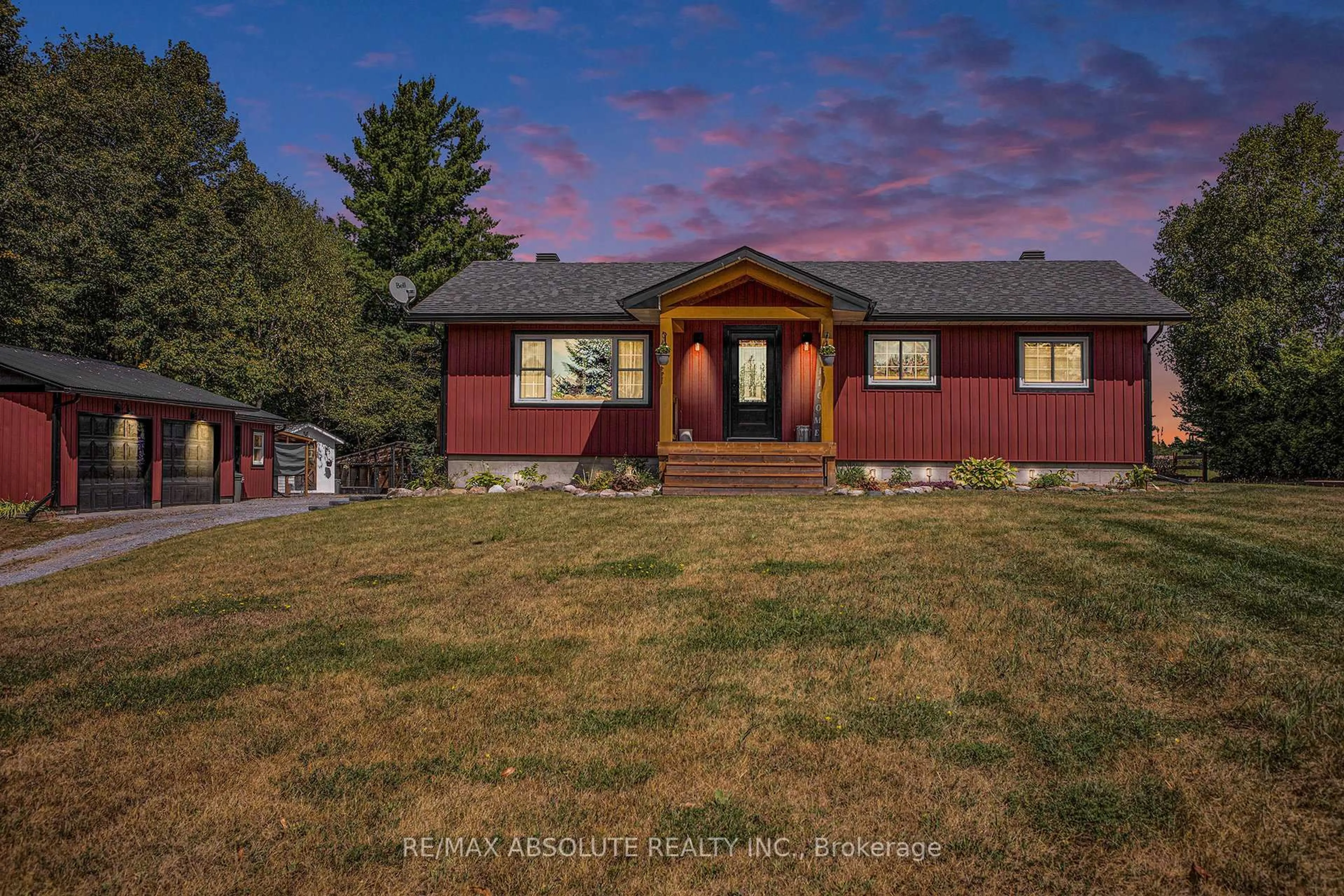 A pic from outside/outdoor area/front of a property/back of a property/a pic from drone, mountain view for 1494 McLachlan Rd, White Lake Ontario K0A 3L0
