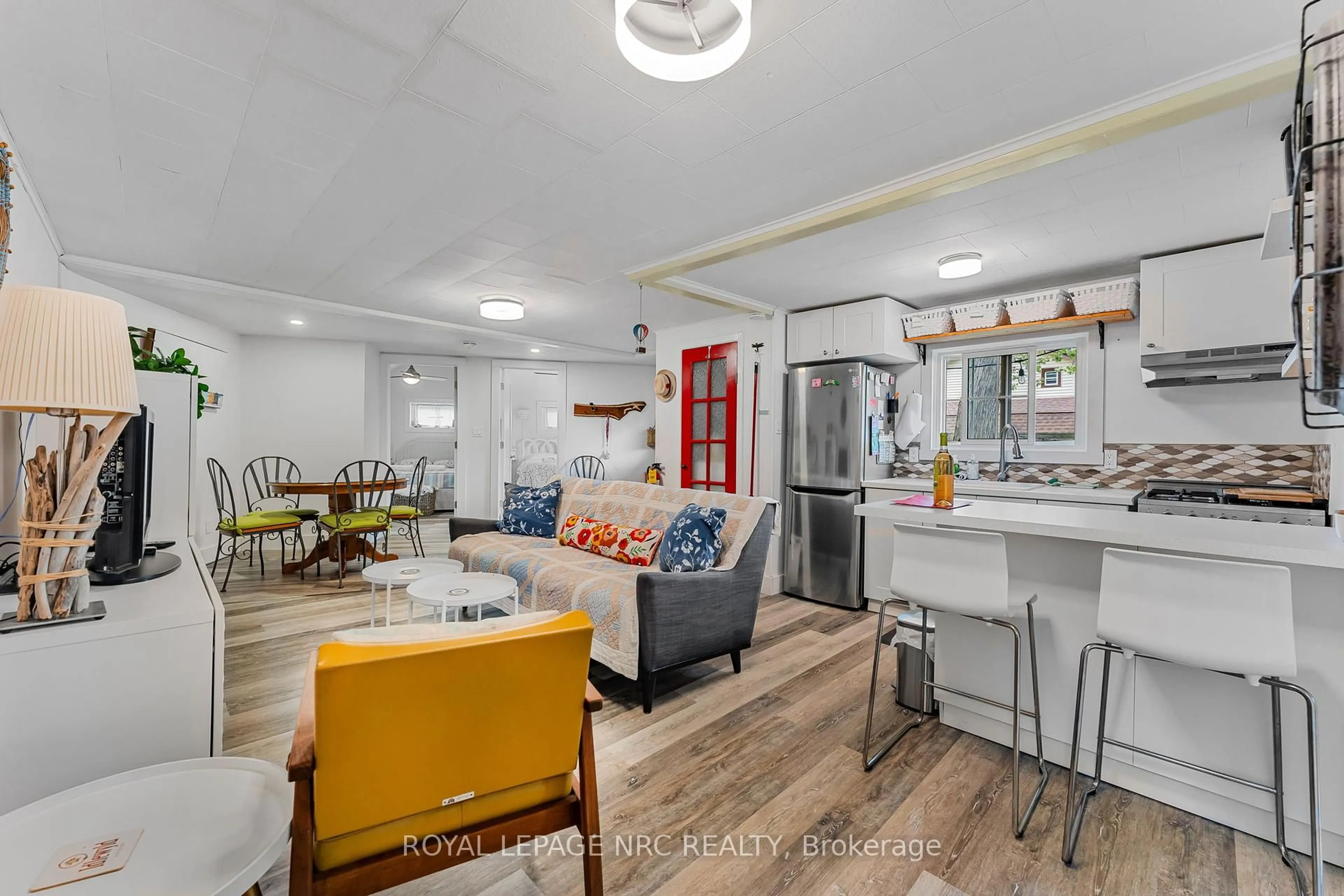 Open concept kitchen, unknown for 3983 Victoria Rd, Fort Erie Ontario L0S 1B0
