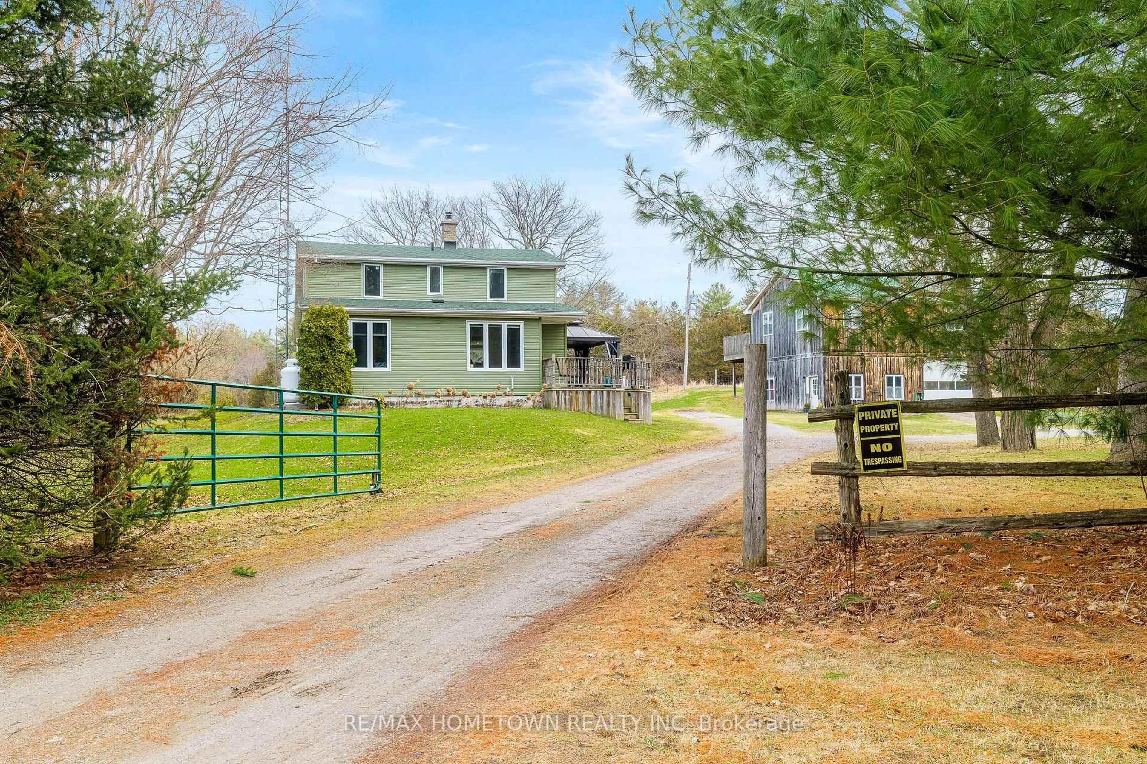 A pic from outside/outdoor area/front of a property/back of a property/a pic from drone, street for 19 County Road 5 Rd, Front of Yonge Ontario K0E 1R0