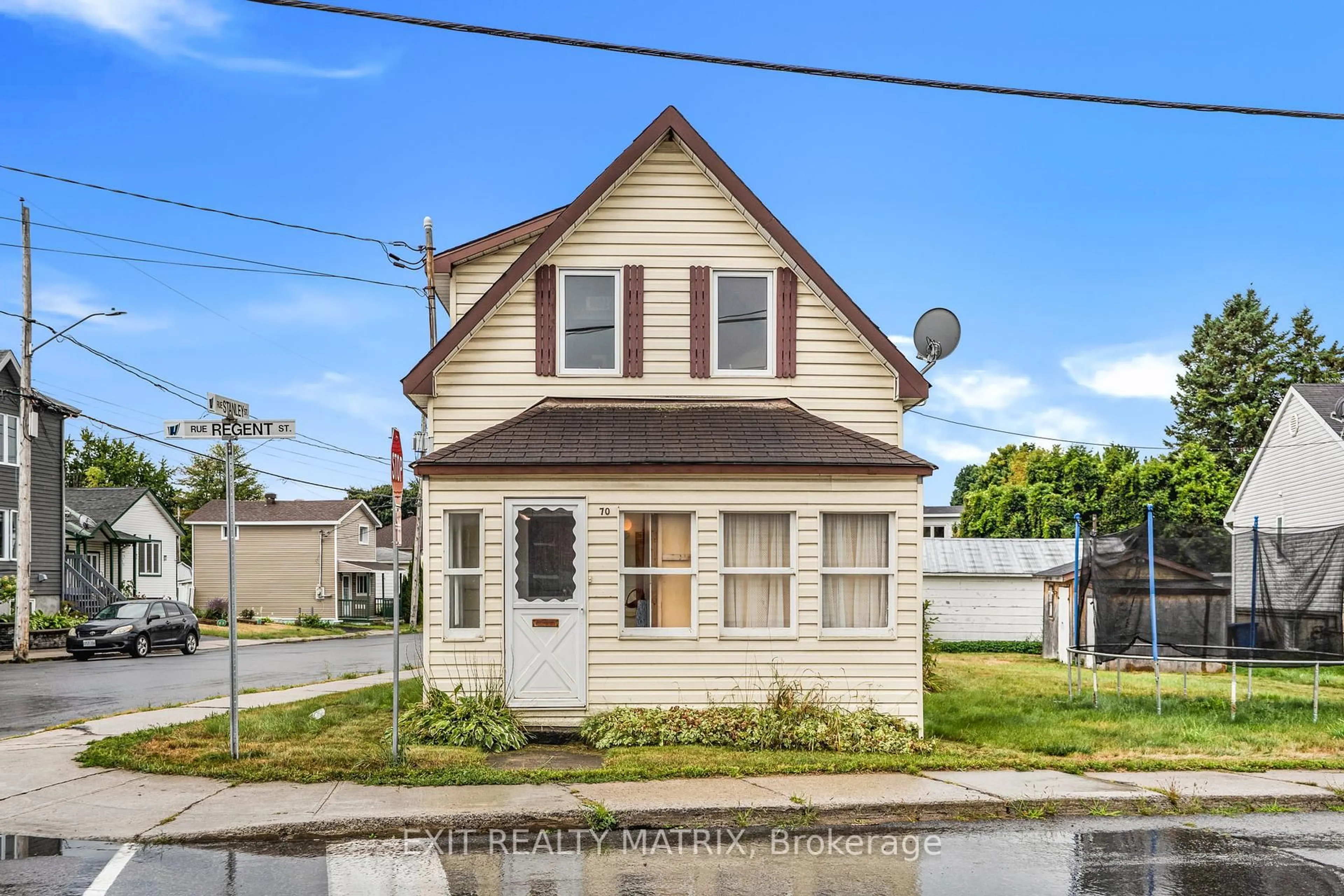 Home with vinyl exterior material, street for 70 Regent St, Hawkesbury Ontario K6A 1E7