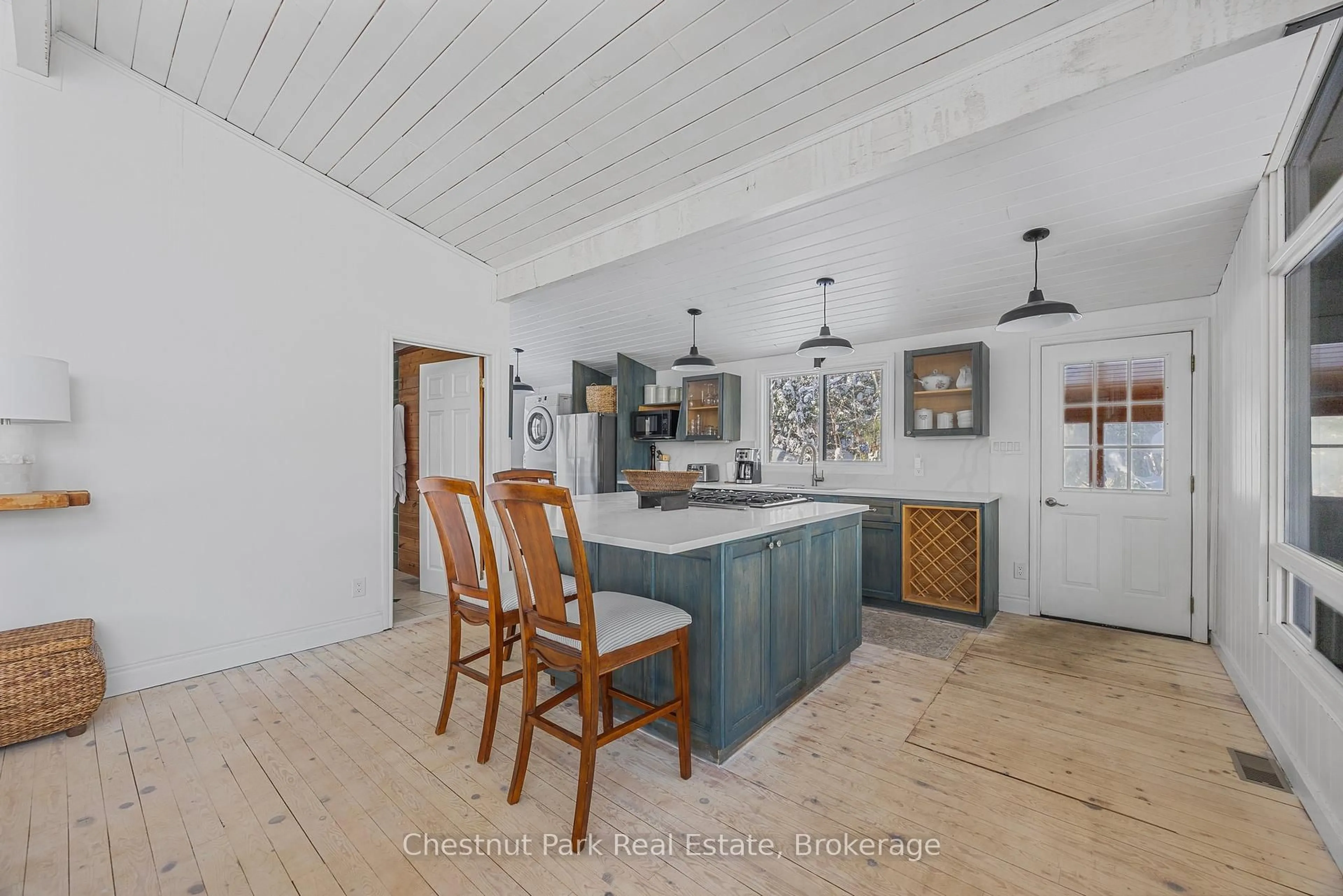 Open concept kitchen, unknown for 1019 Old Bala Rd, Muskoka Lakes Ontario P0C 1A0