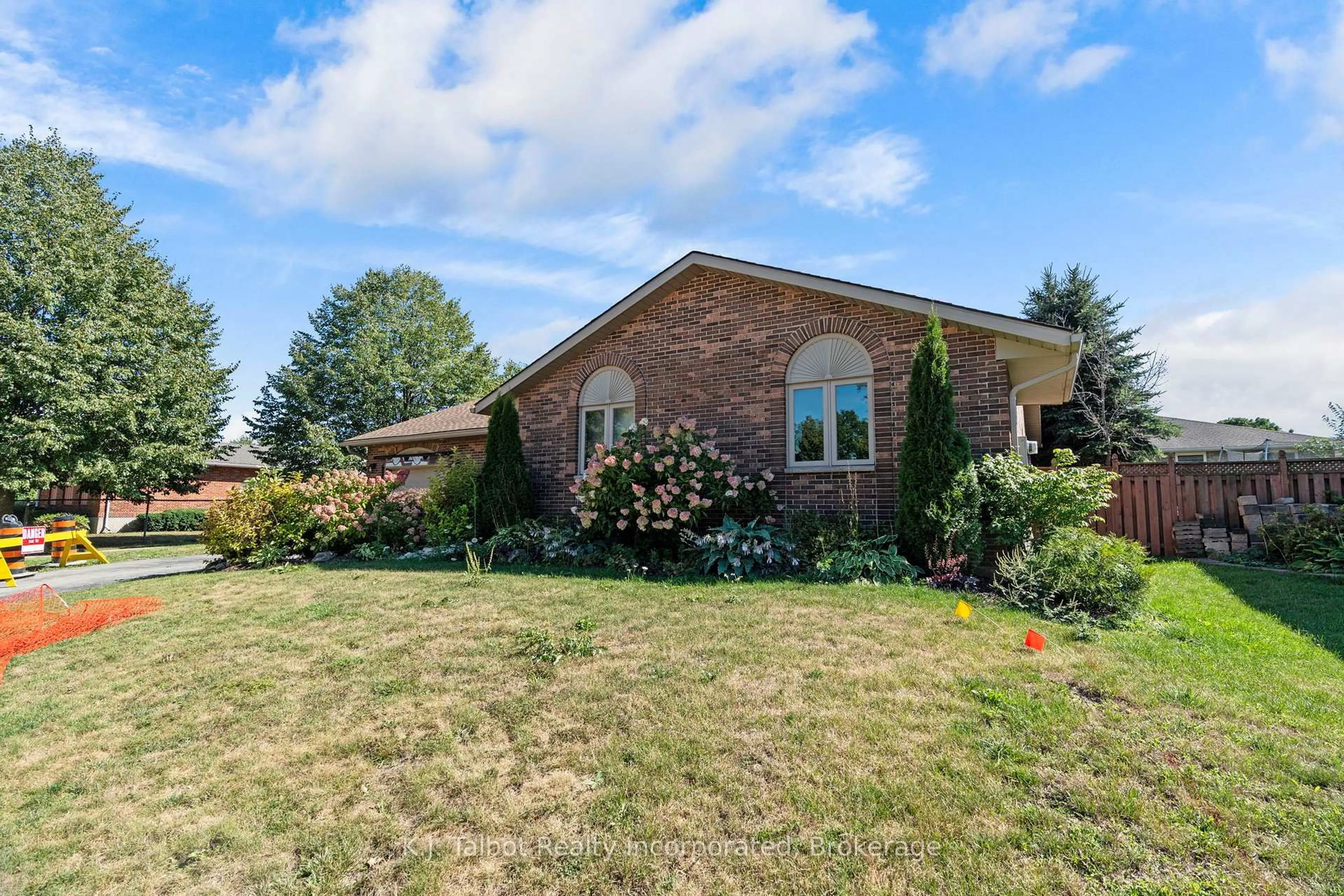 Home with brick exterior material, unknown for 47 Suncoast Dr, Goderich Ontario N7A 4H1